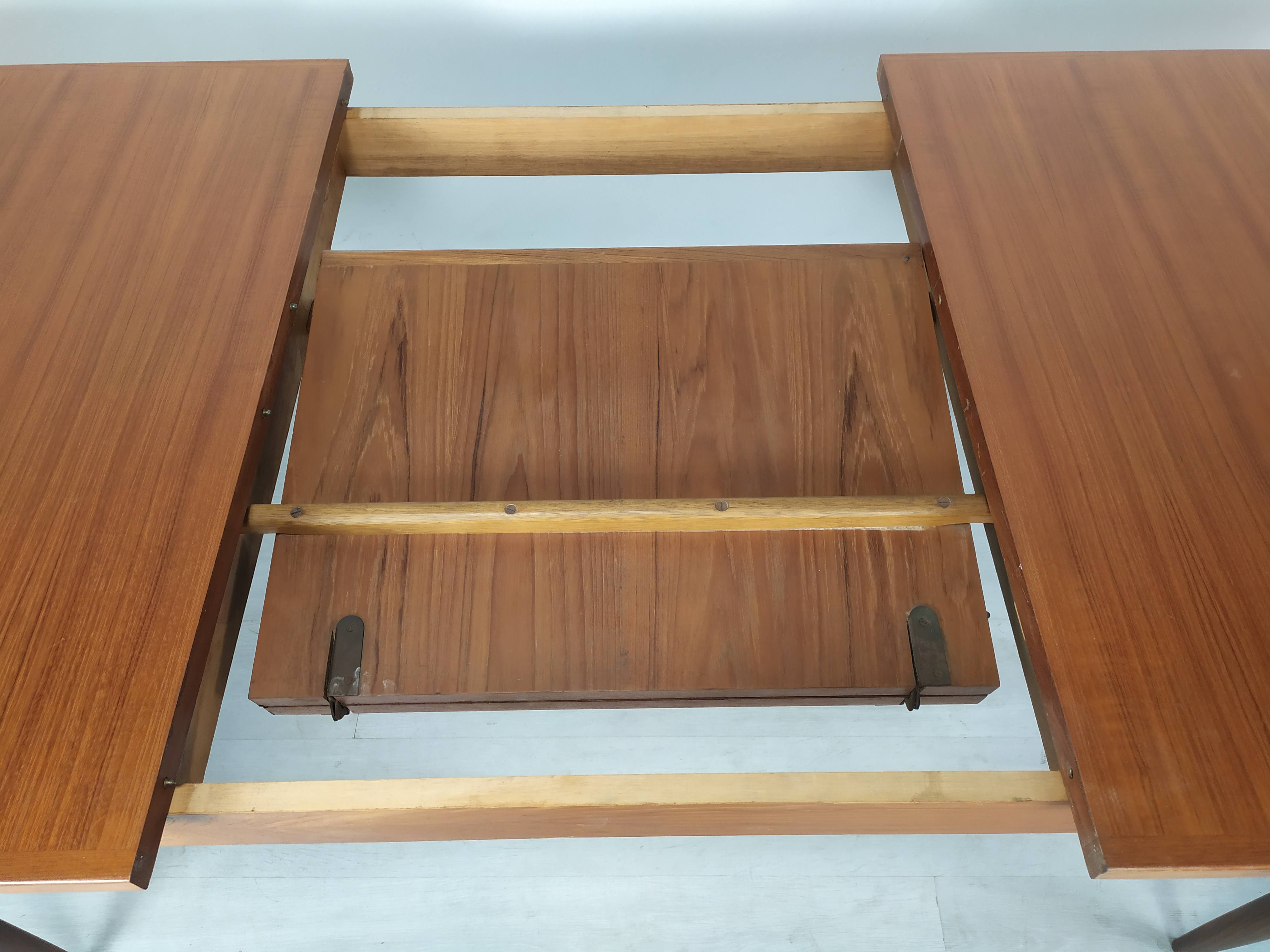 Scandinavian extendable table teak