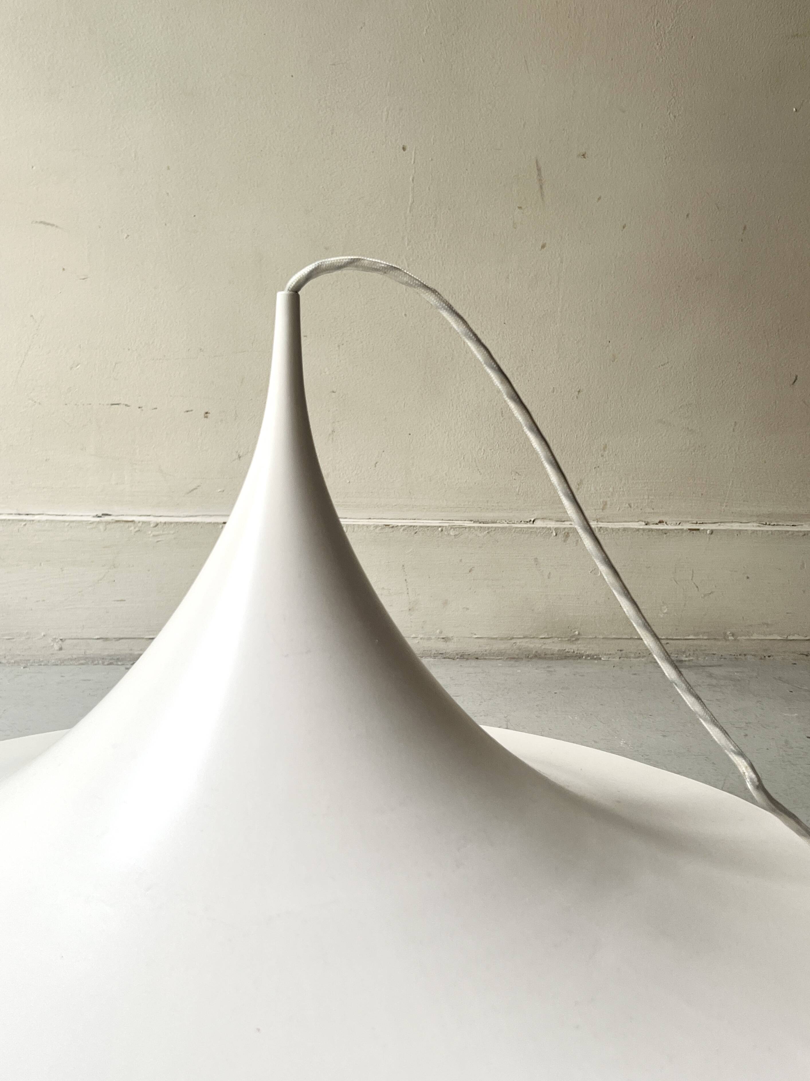Suspension XL white metal tulip by C. Bonderup & T. Thorup, design Gubi