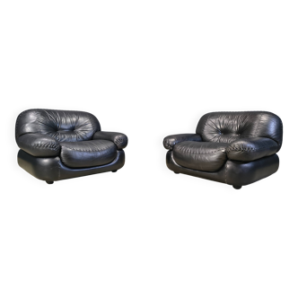 Set of black leather lounge chairs by Sapporo for Mobil Girgi, 1970s