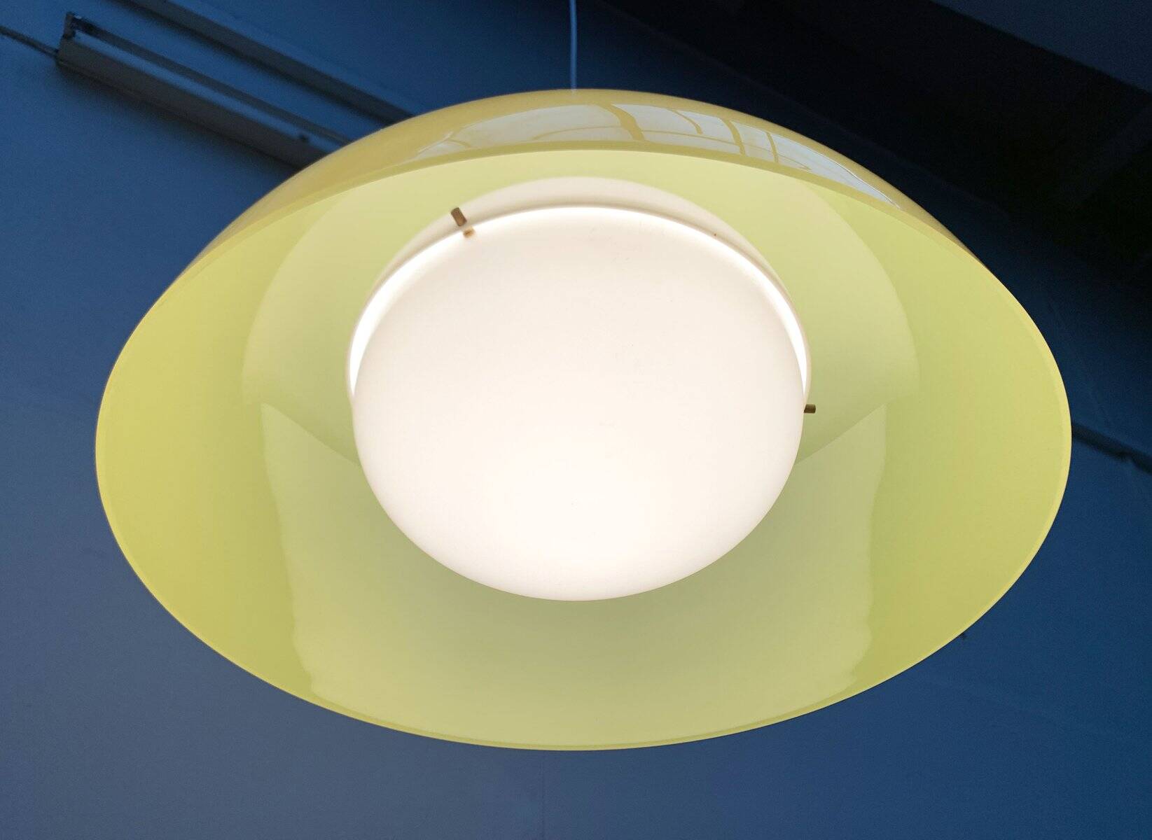 Suspended lamp model KD6 space age from the mid-century by Achille and Pier Giacomo Castiglioni for Kartell, 1960s.