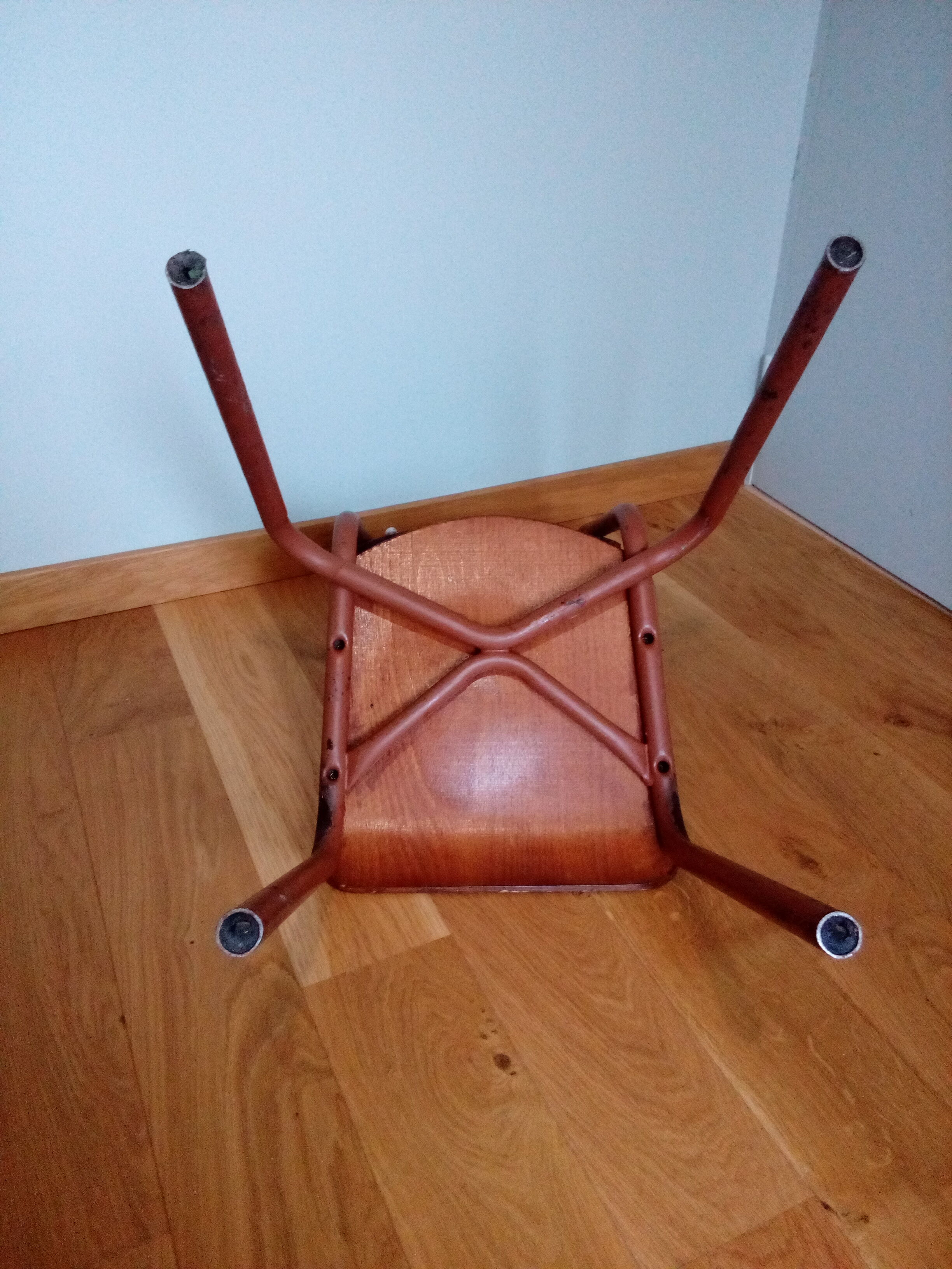 adult school chair
