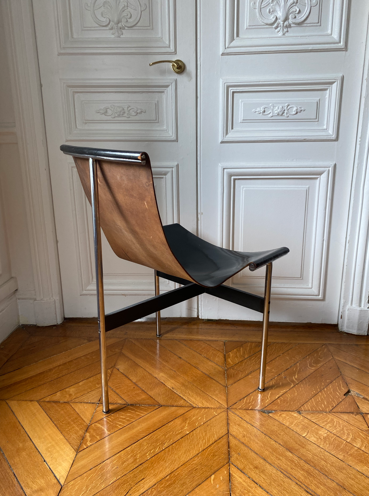 T chairs by Douglas Kelly, Ross Littell & William Katavolos,