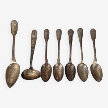 Set of bronze spoons