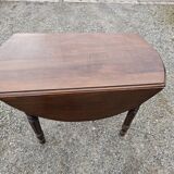 Extendable/foldable round table in walnut