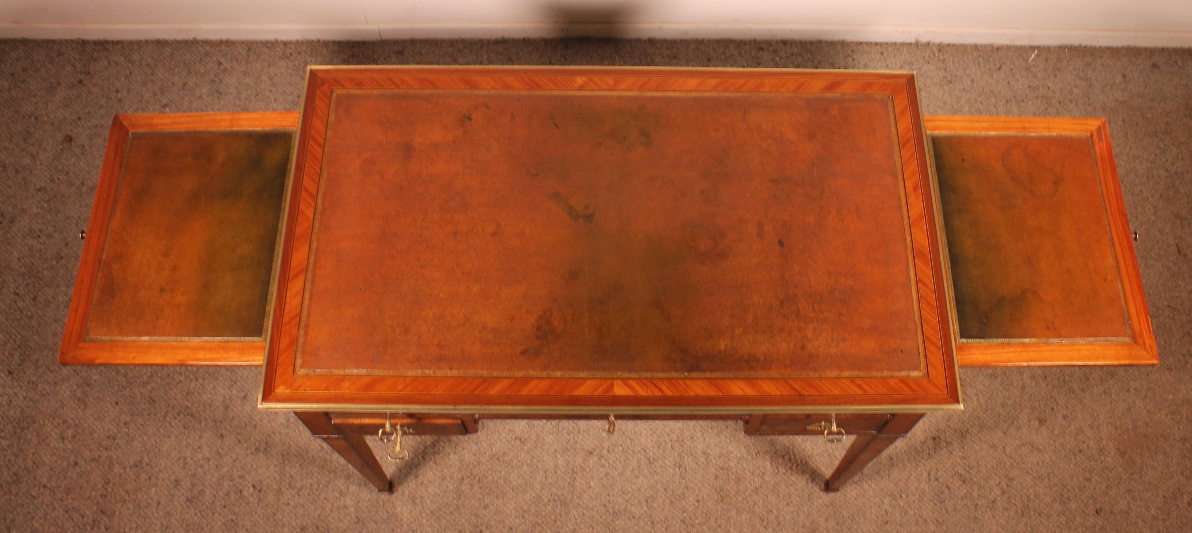 Bureau Plat Louis XVI En Bois De Rose