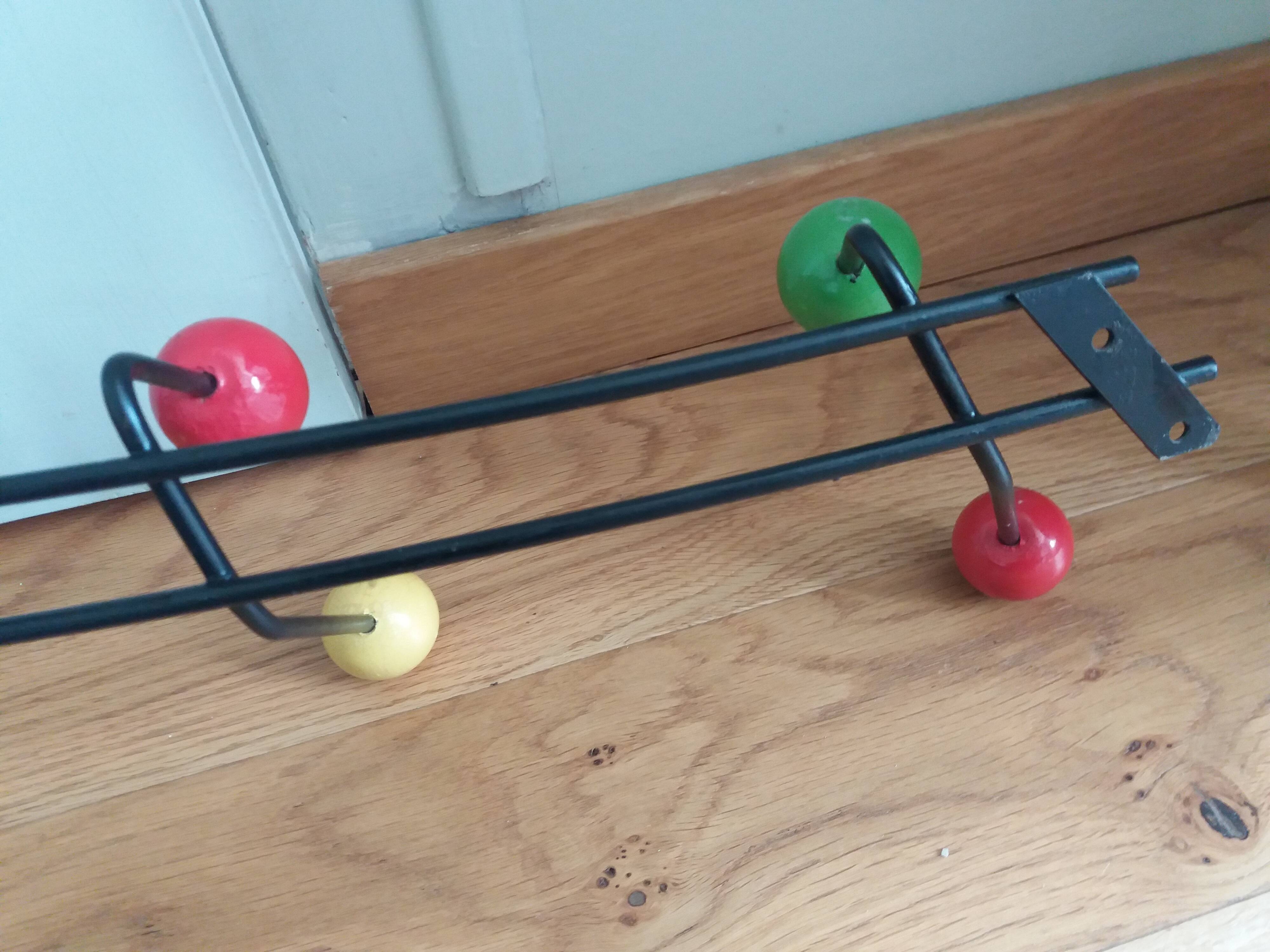 Ball coat rack