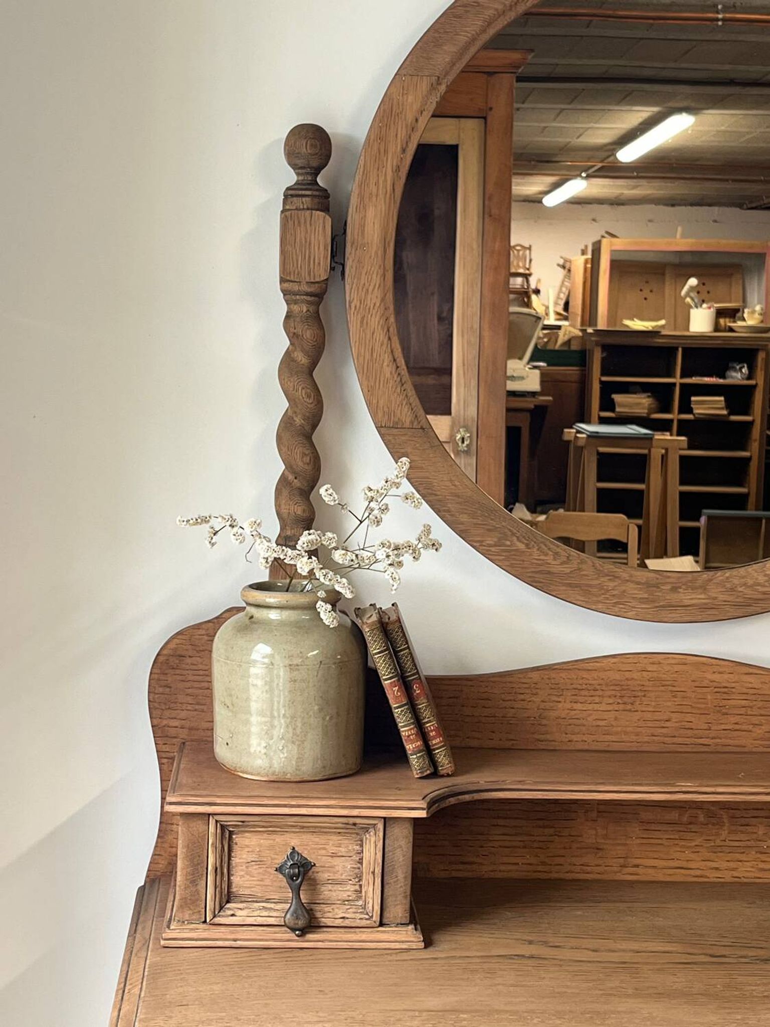 Dressing table