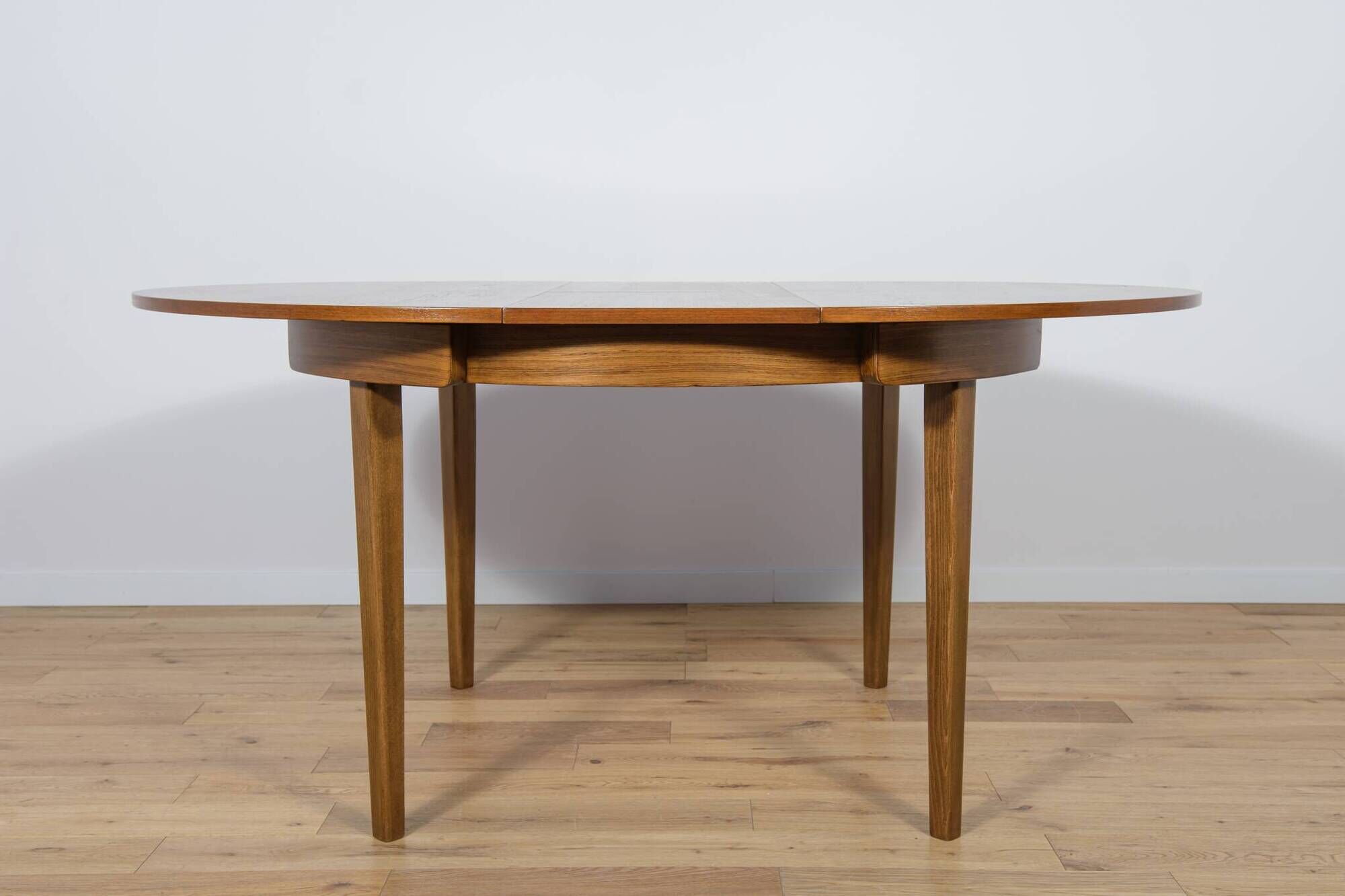 Mid-Century Round Extendable Dining Table and Chairs from McIntosh, 1960s, Set of 5
