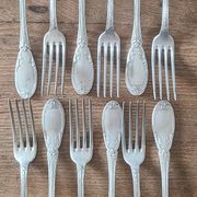 Lot de 12 couverts fourchettes anciennes métal argenté vintage
