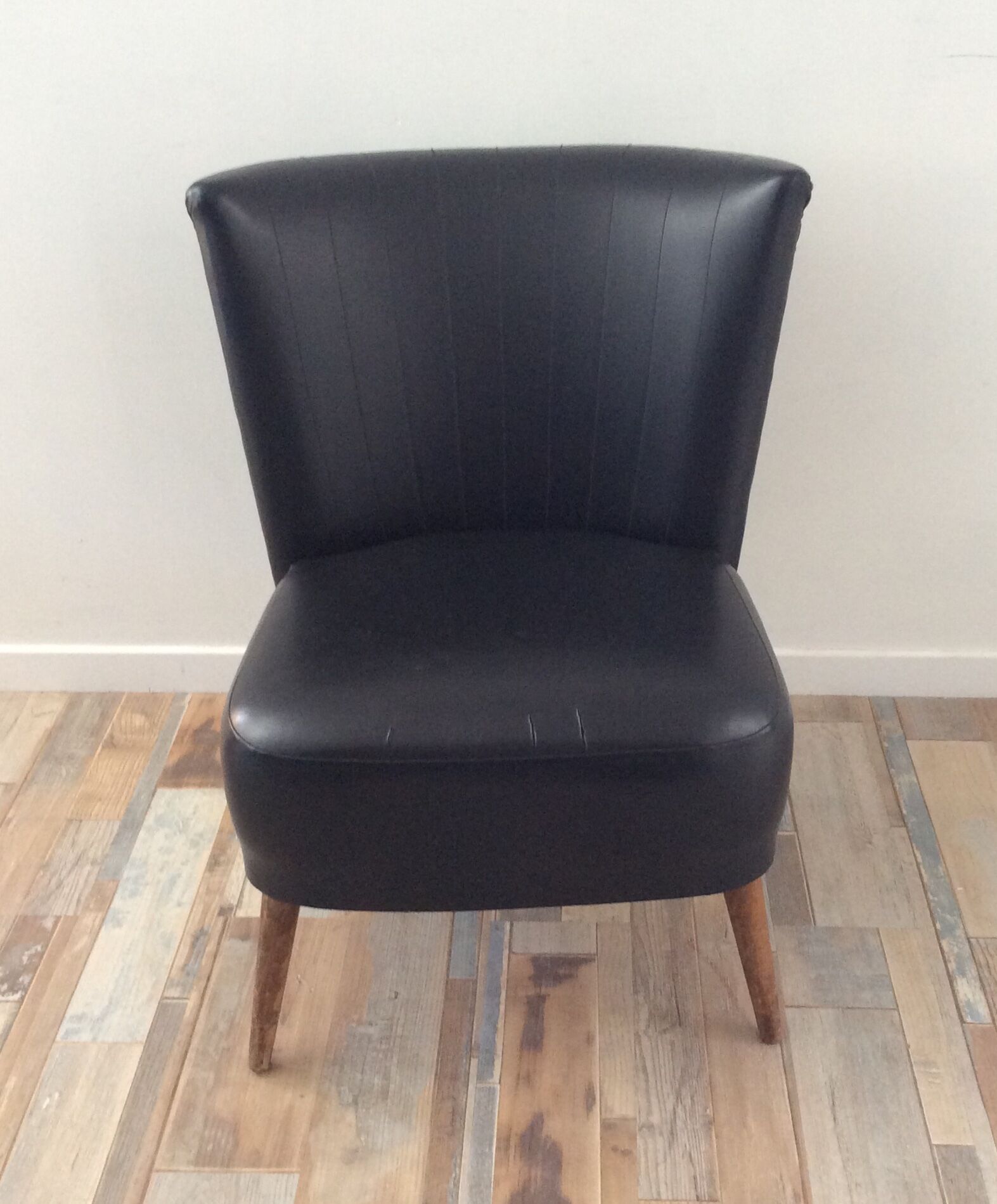 Vintage toad armchair from the 60