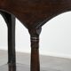 Table d'appoint/commode anglaise ancienne du XVIIIe siècle en chêne