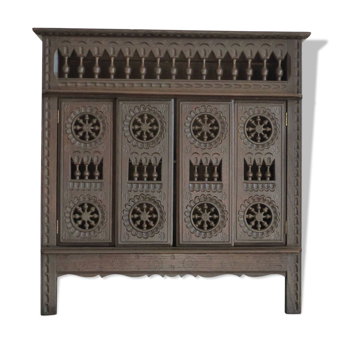 Breton enclosed bed, doll furniture.