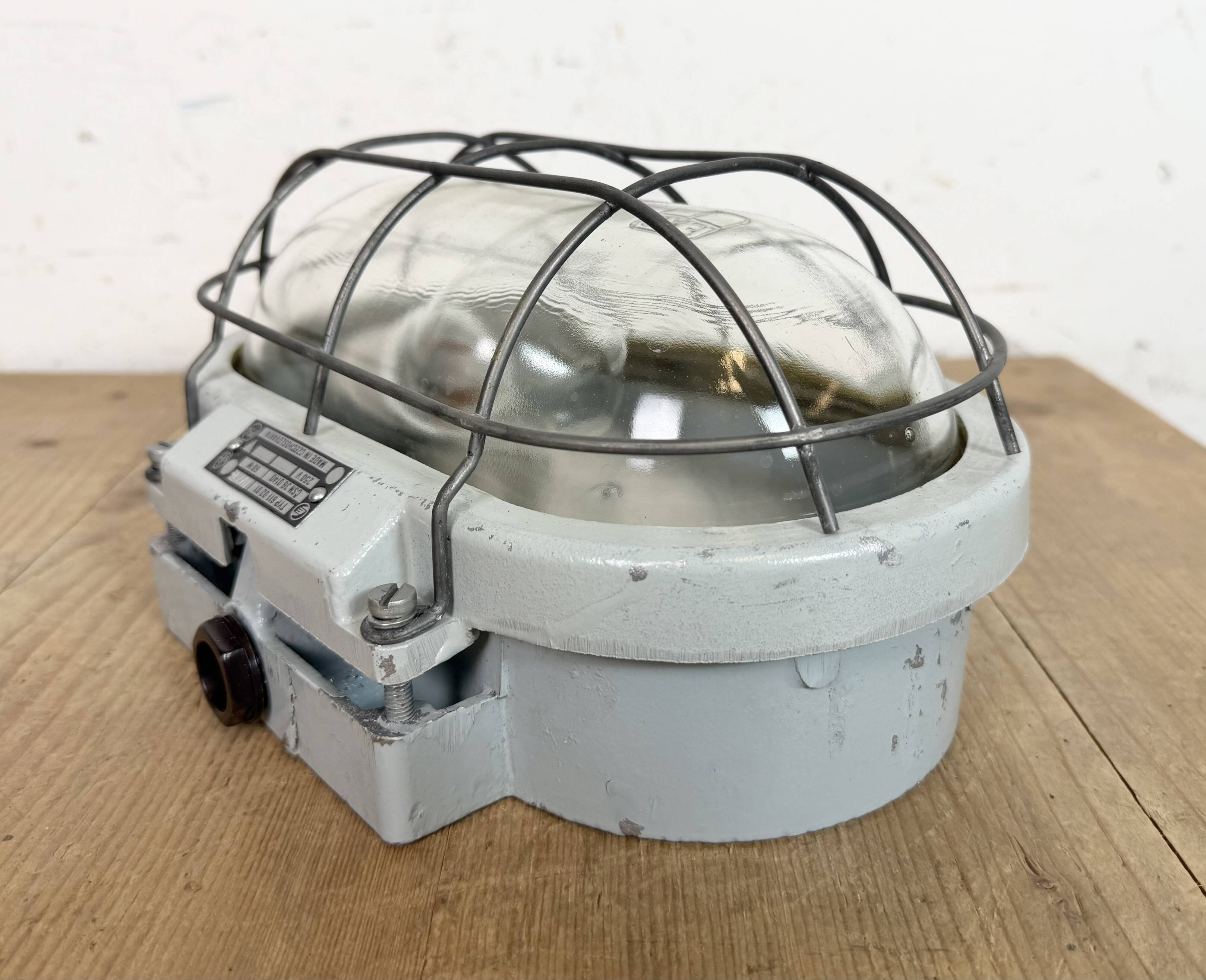 Industrial Cast Aluminium Wall Light with Clear Glass, 1970s