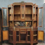 Buffet-vitrine Art nouveau aux putti, vers 1900