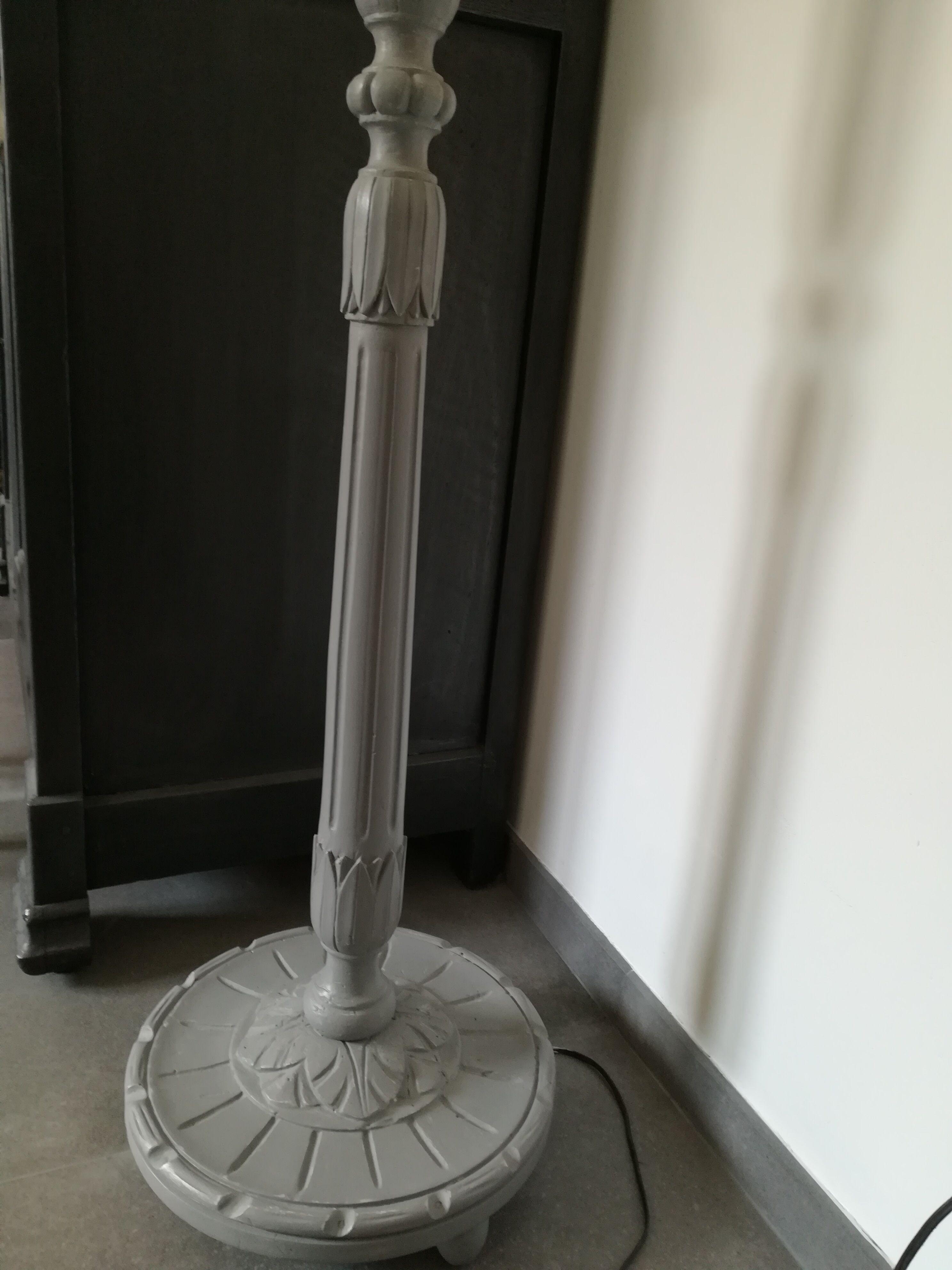 Pied de lampadaire ancien en bois