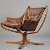 Paire de fauteuils modèle "Falcon"
