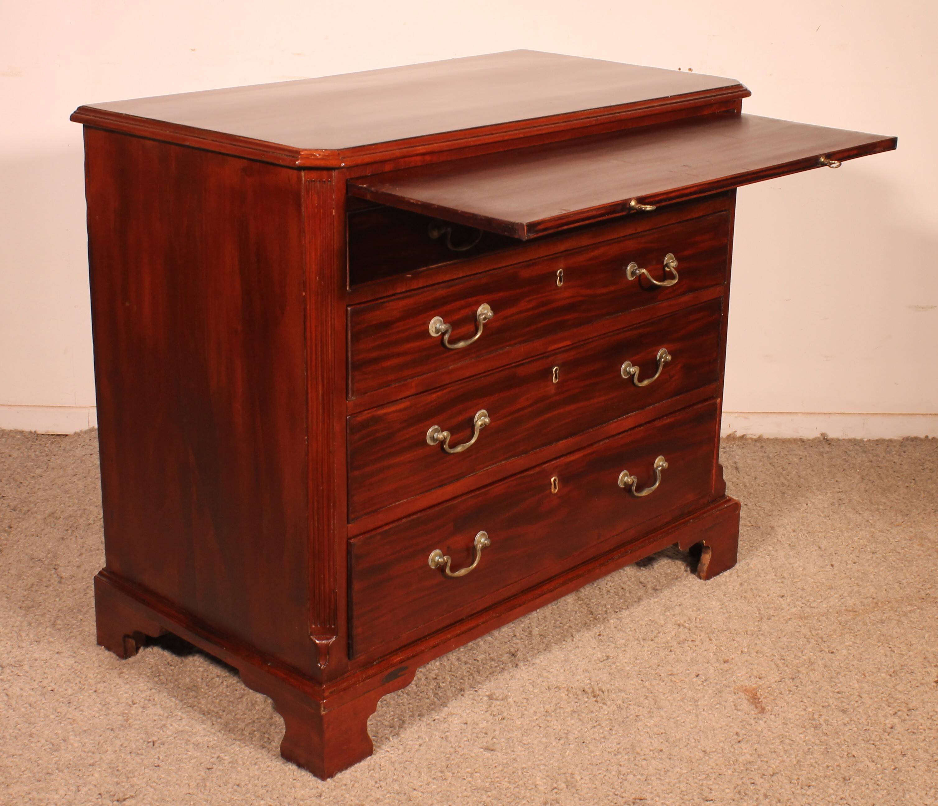 Commode d'époque George III En Acajou avec tirette - 18° Siècle