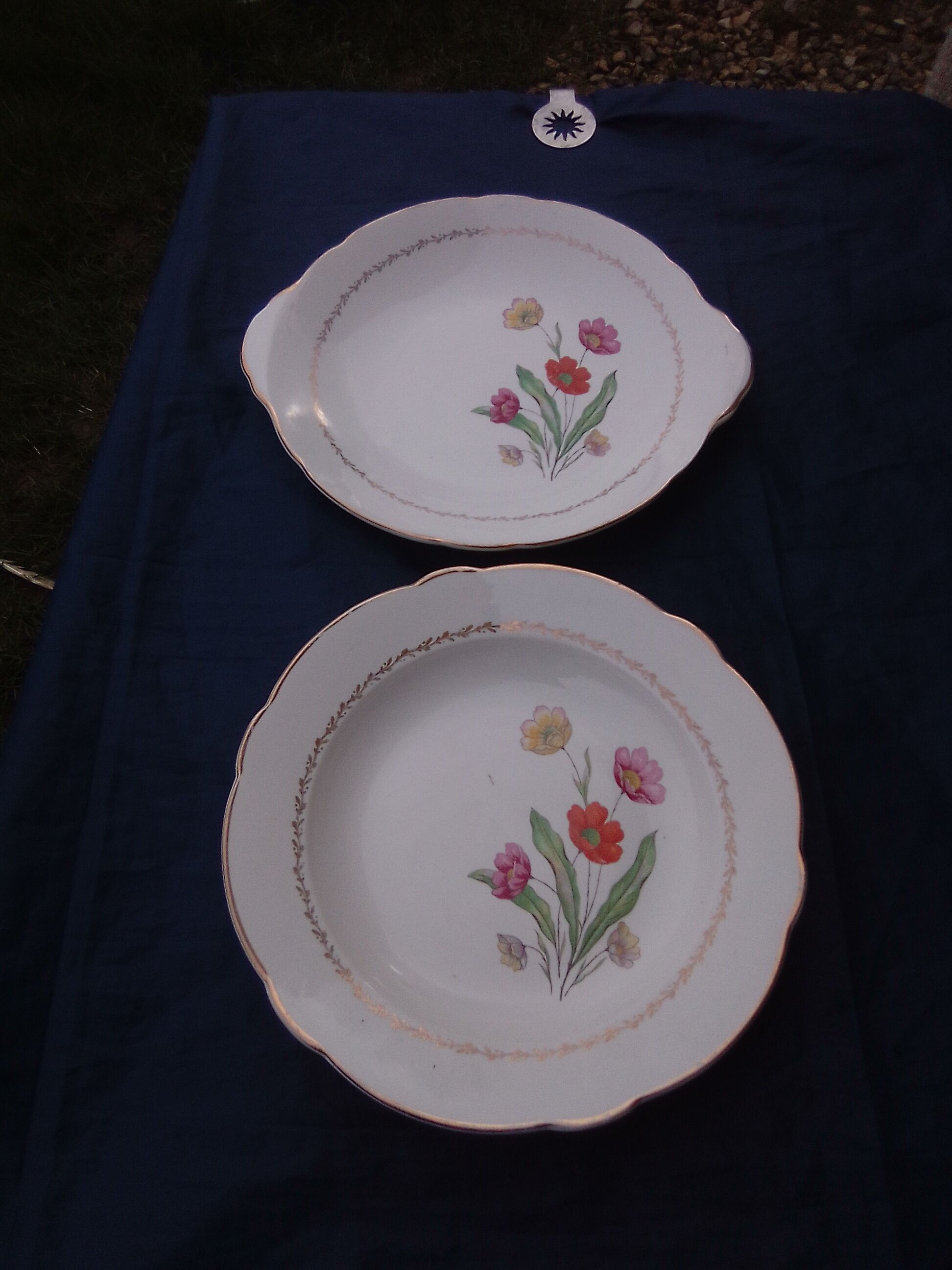 Hollow round dish and cake dish in Lunéville earthenware model Agnes
