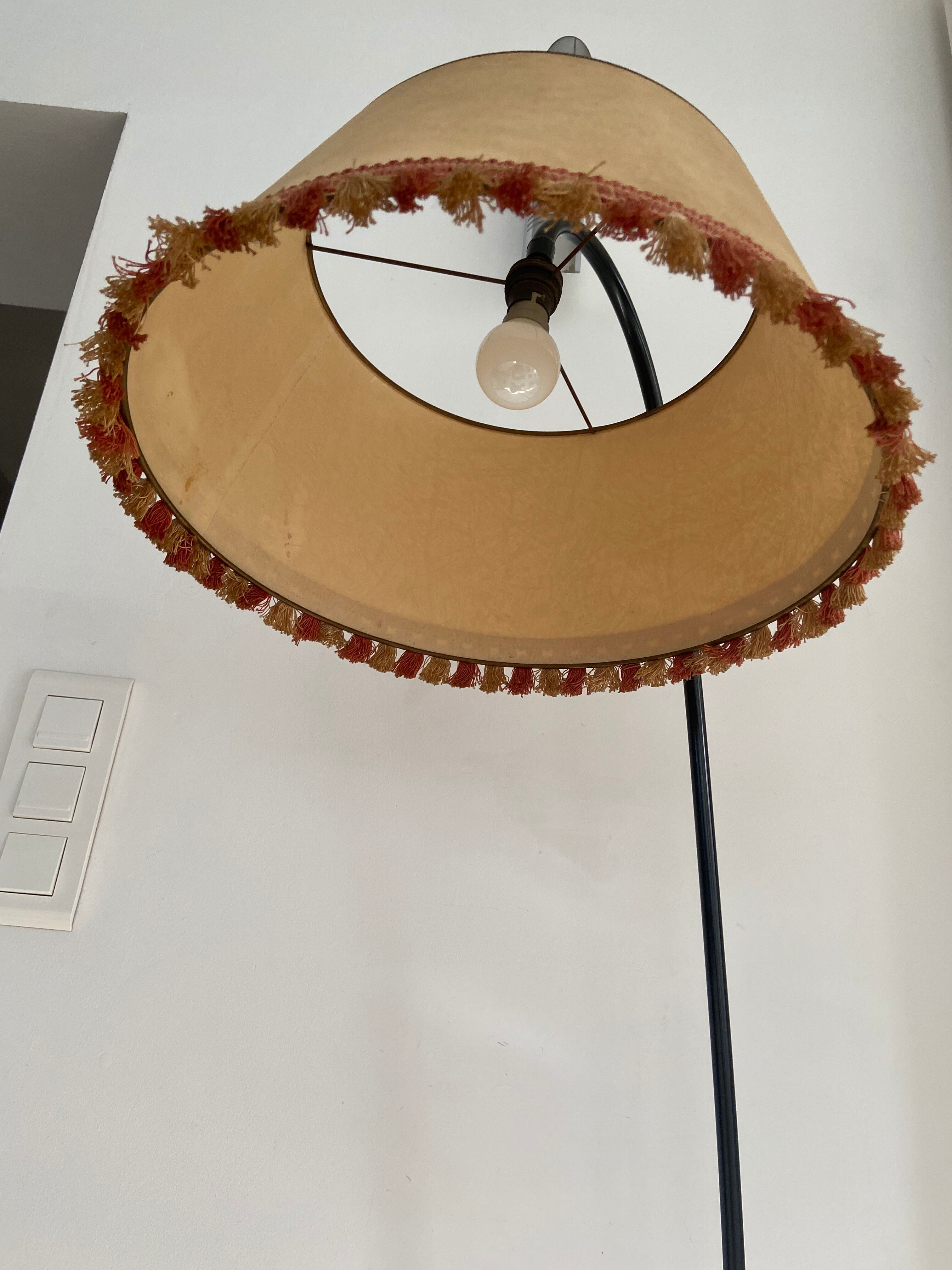 Floor lamp