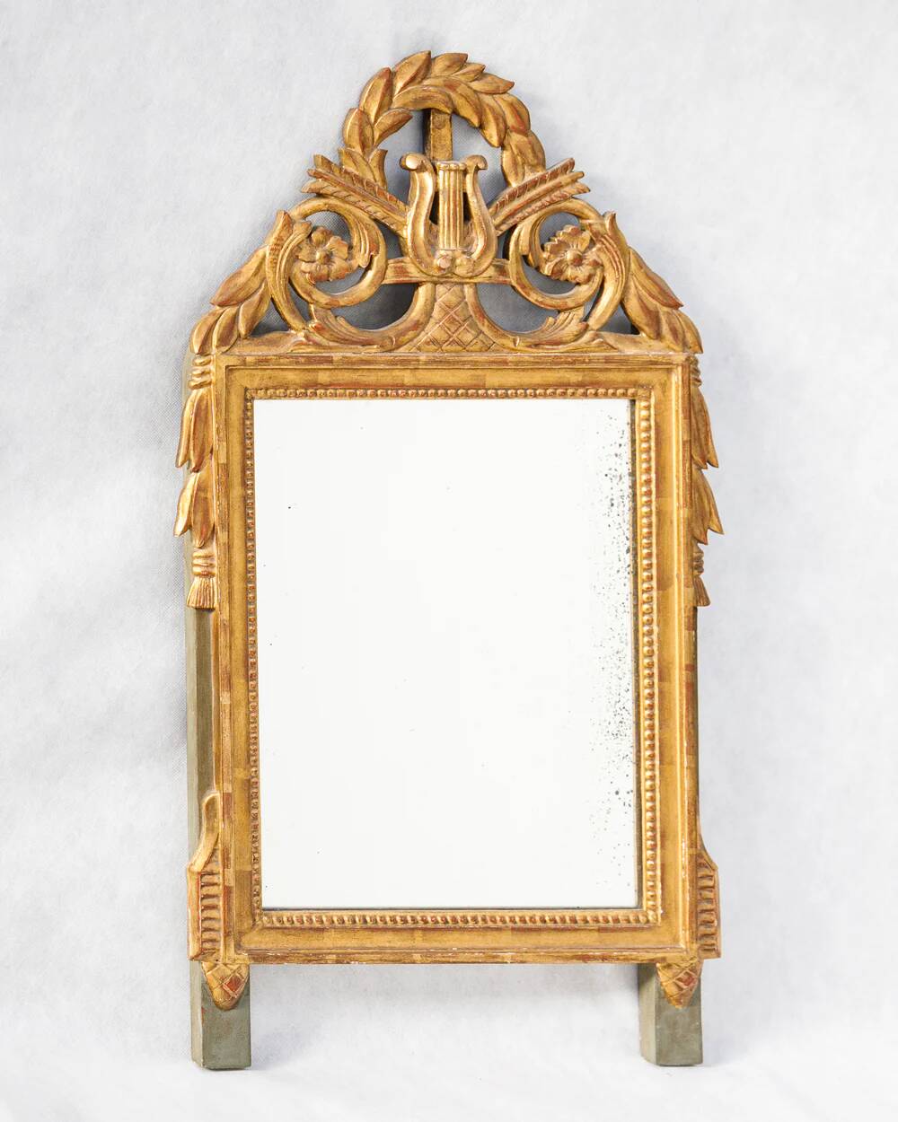 Miroir de mariage Louis XVI avec fronton à harpe