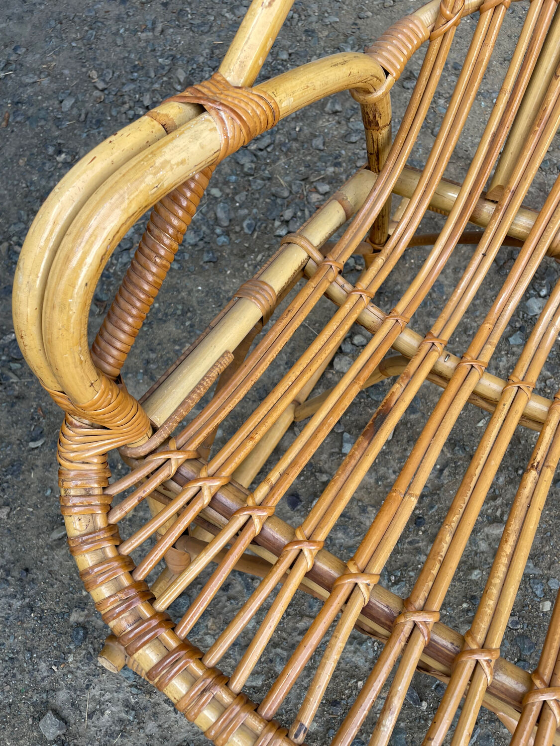 Rocking chair in adult rattan