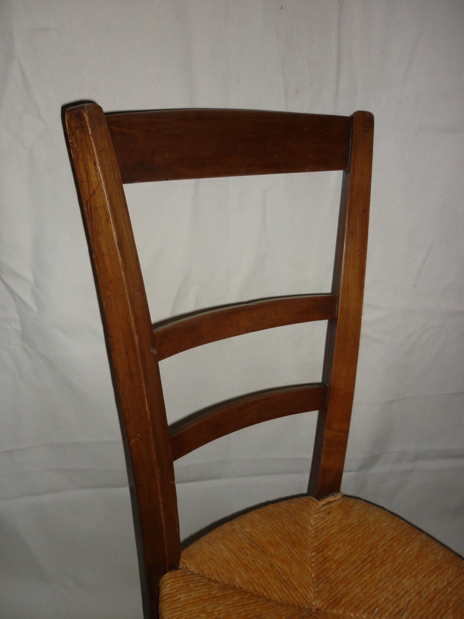 Mulched low chair with high back