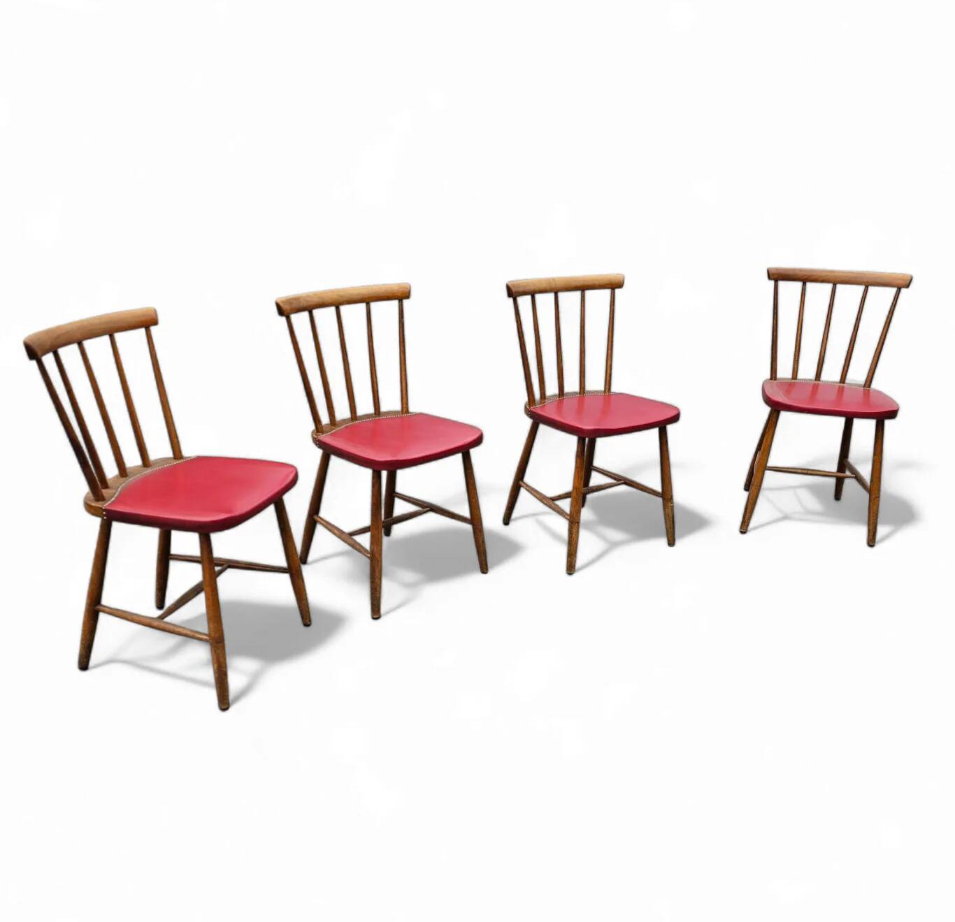 4 chaises à fuseaux des années 1960