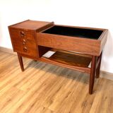 Scandinavian planter