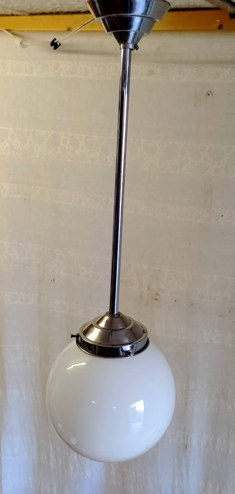 Suspension Art-déco globe opaline - mid. XXeme
