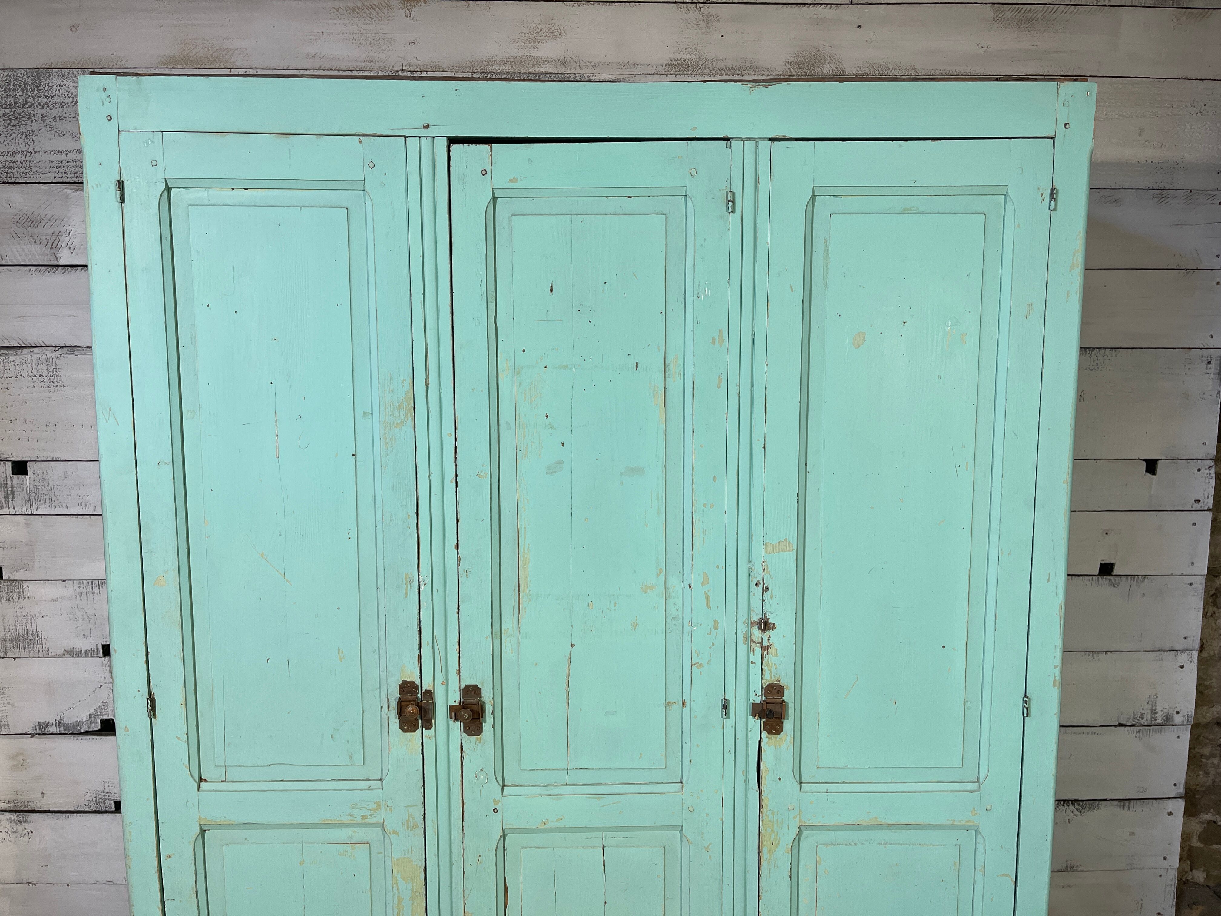 Wooden cloakroom 3 doors