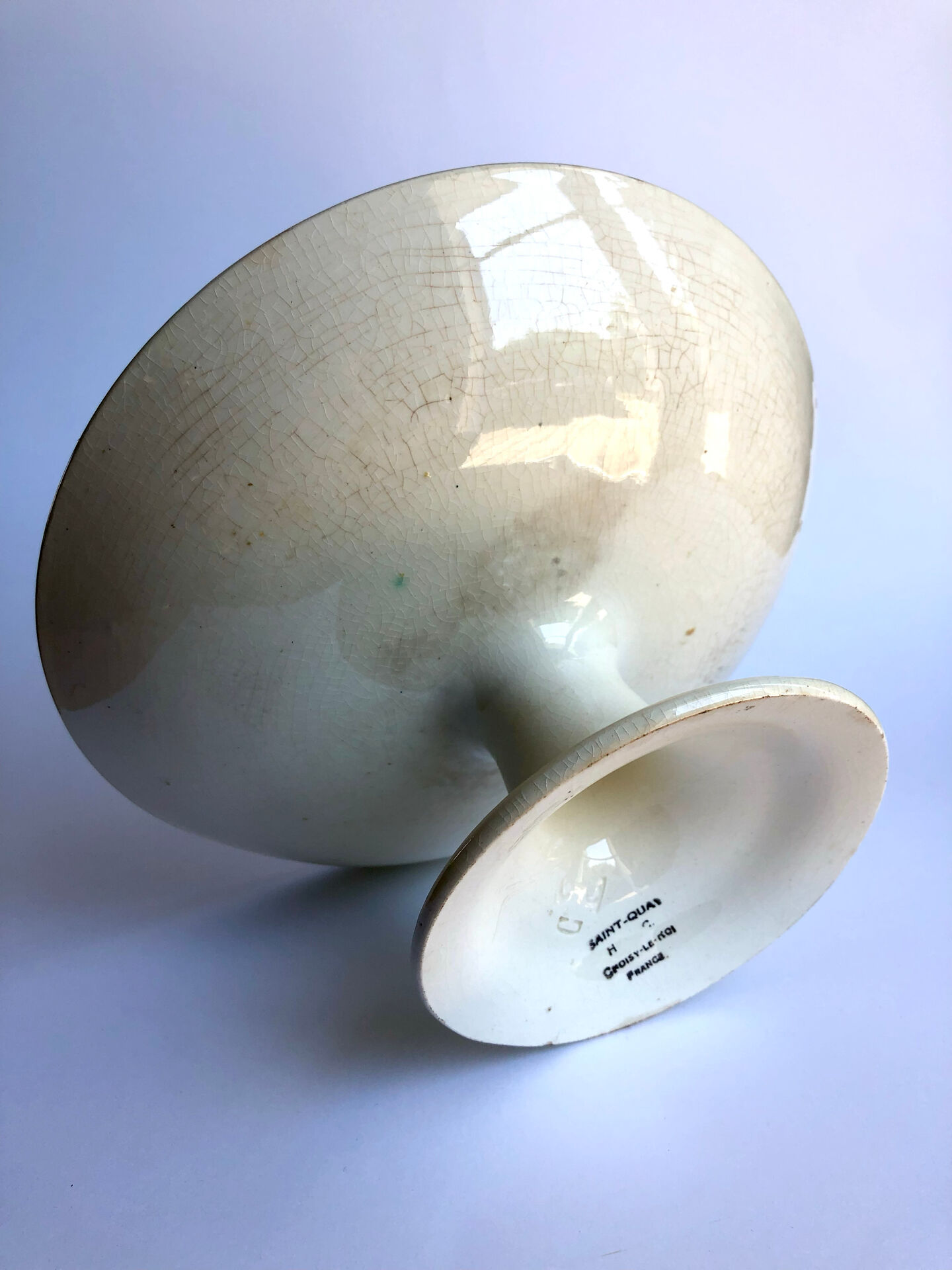 Compote dish in iron earth