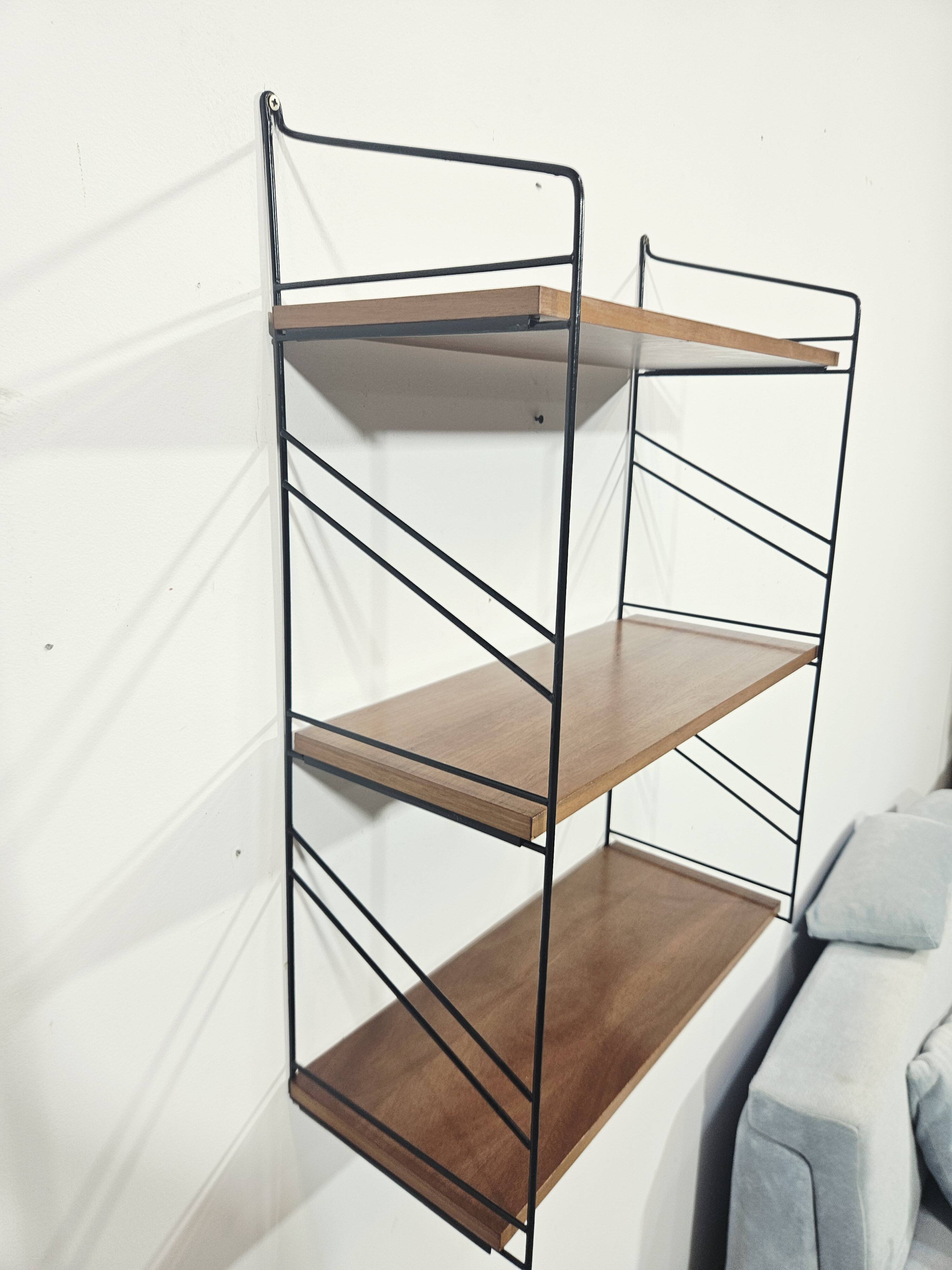 Étagère murale Mid-Century / String / Tomado / années 1970.