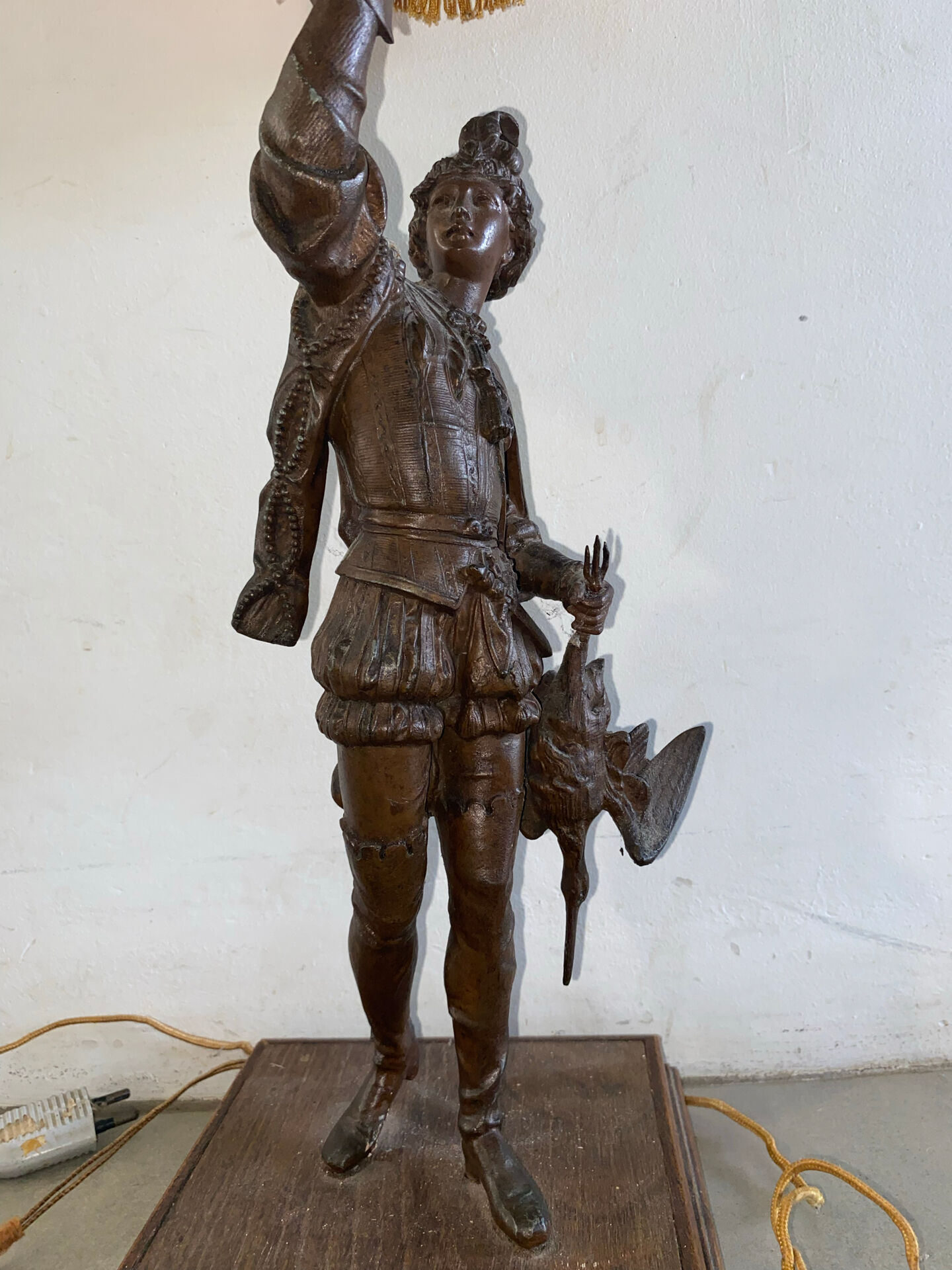 Antique statue lamp "The Hunt Louis XIII" signed LSF