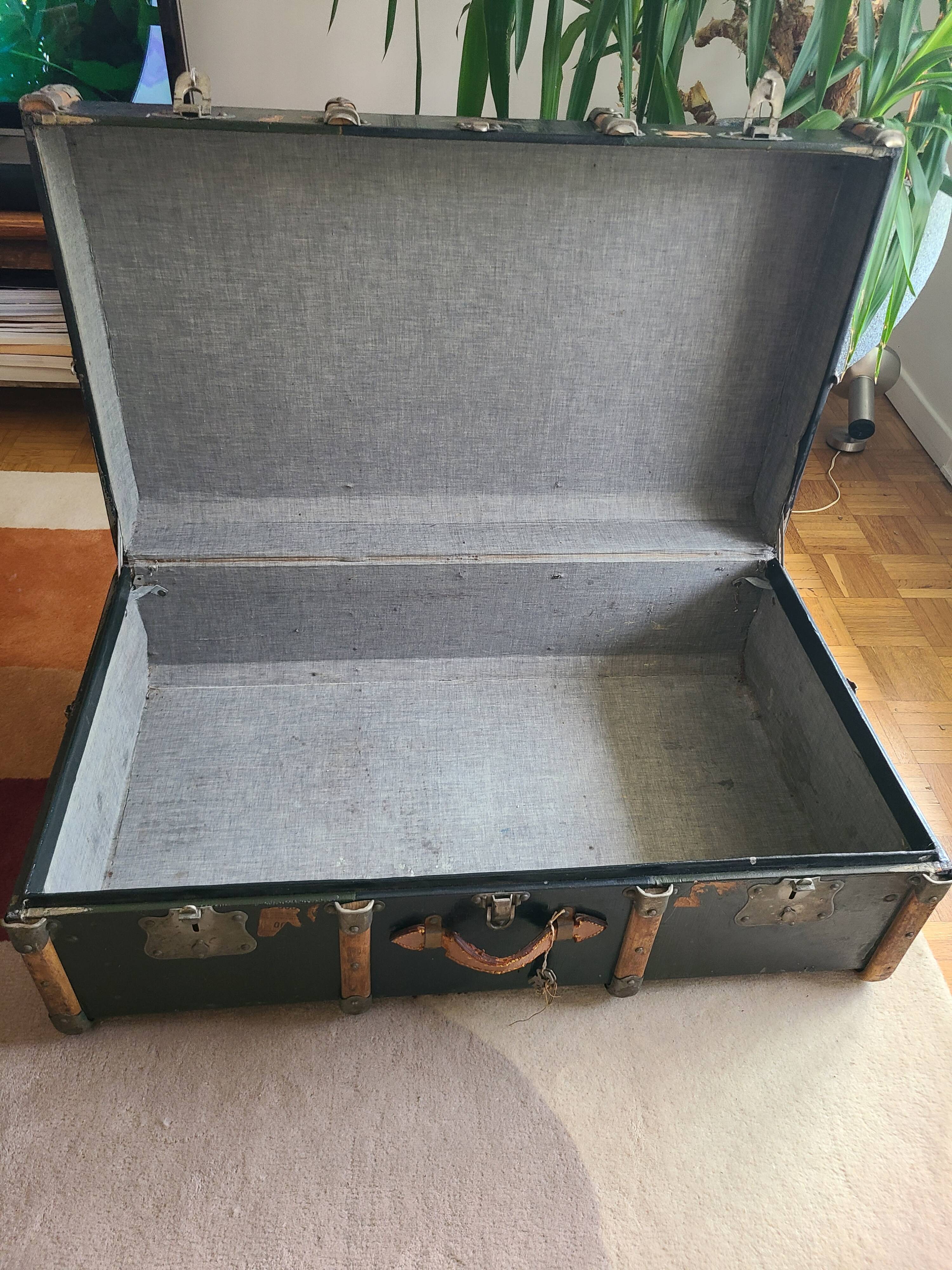 1920 Malle auto "malle plume". Very good condition with keys.