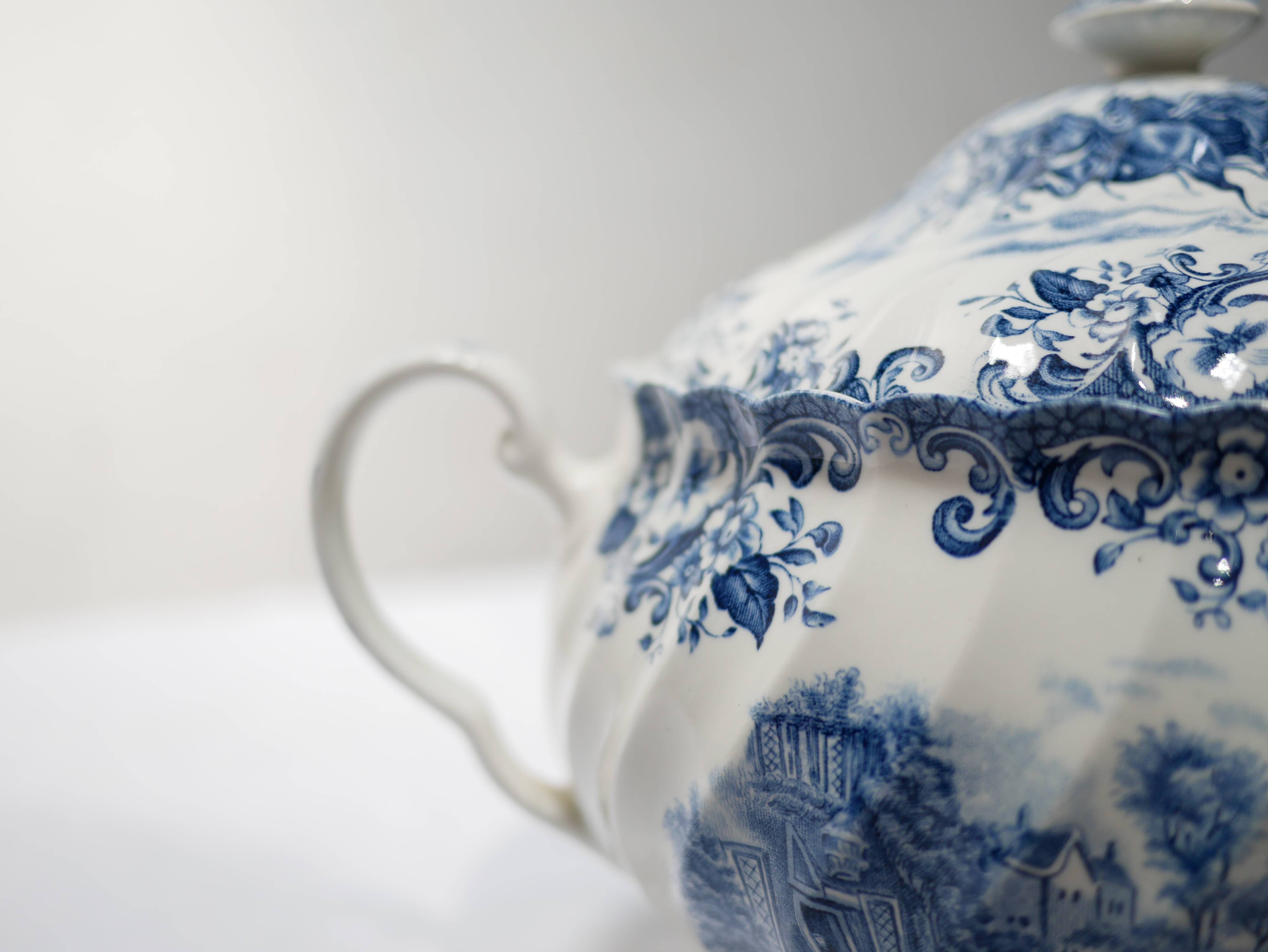Vintage tureen by Johnson Bros, made in England