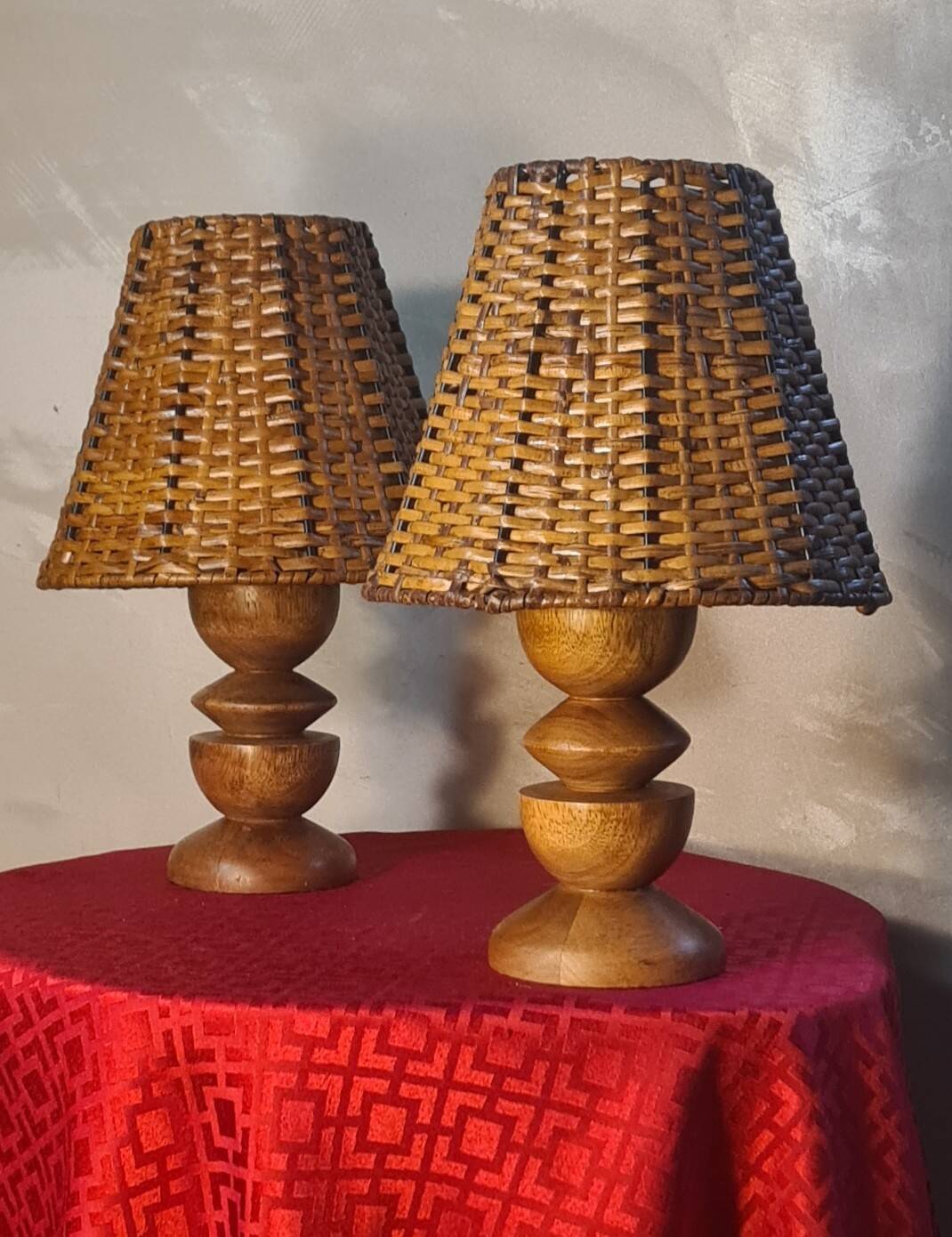 pair of Scandinavian bedside lamps in wicker wood, very good condition, 32x13