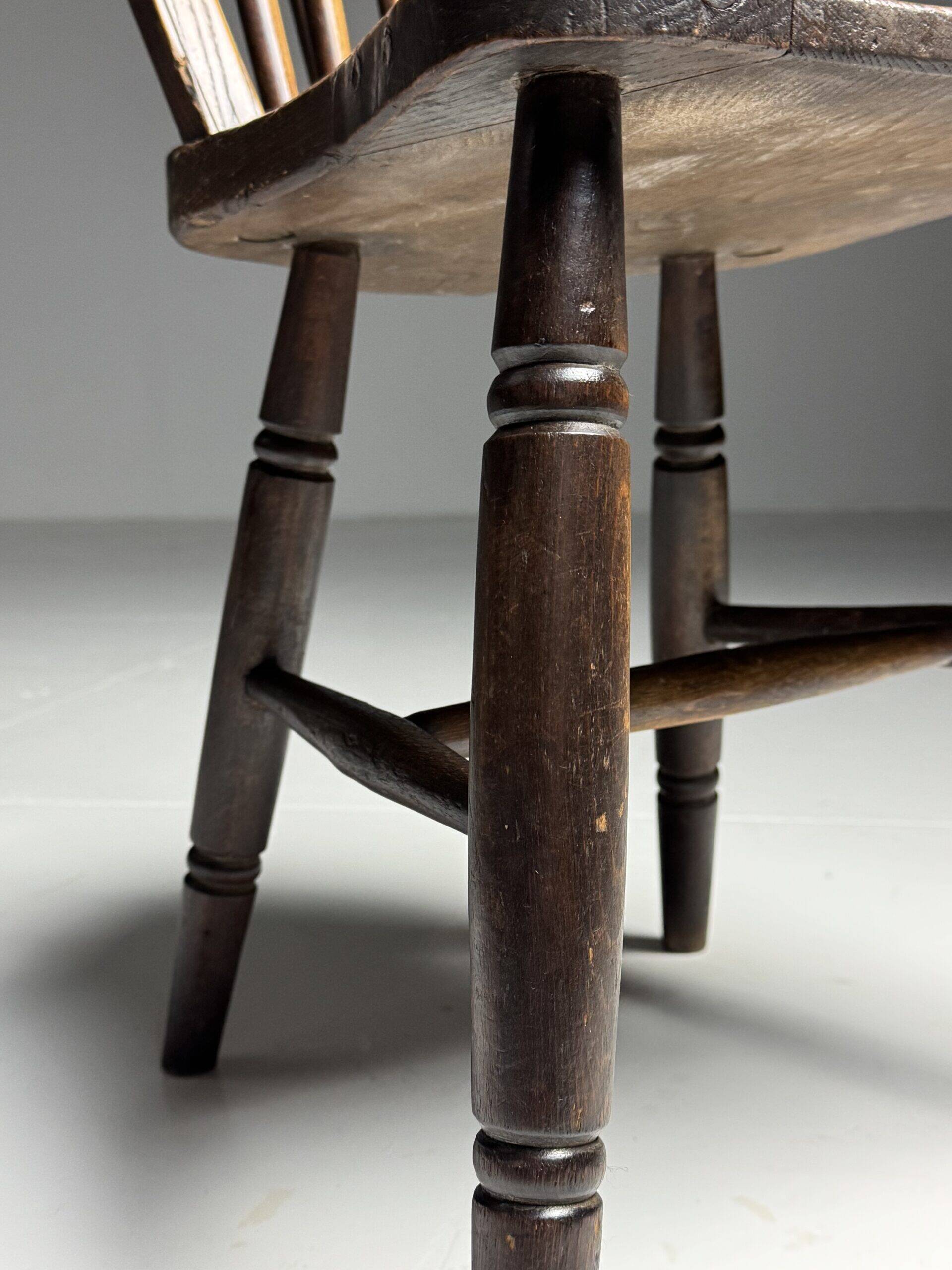 Set of 4 Windsor dining chairs
