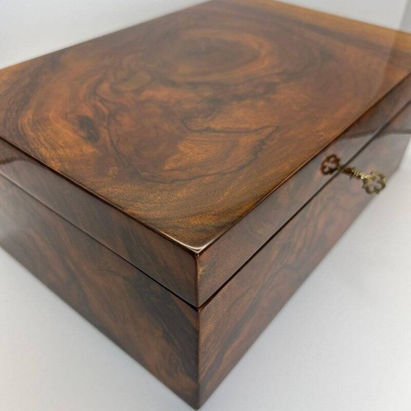 Biedermeier Box in Walnut Veneer on Maple, Austria, 1840s