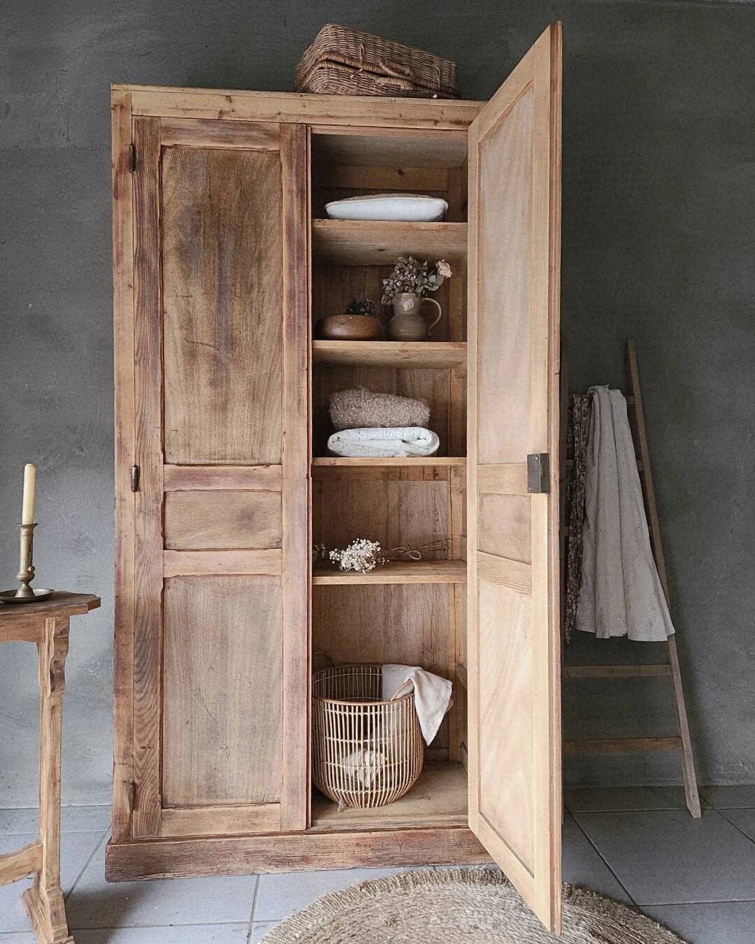 Armoire parisienne