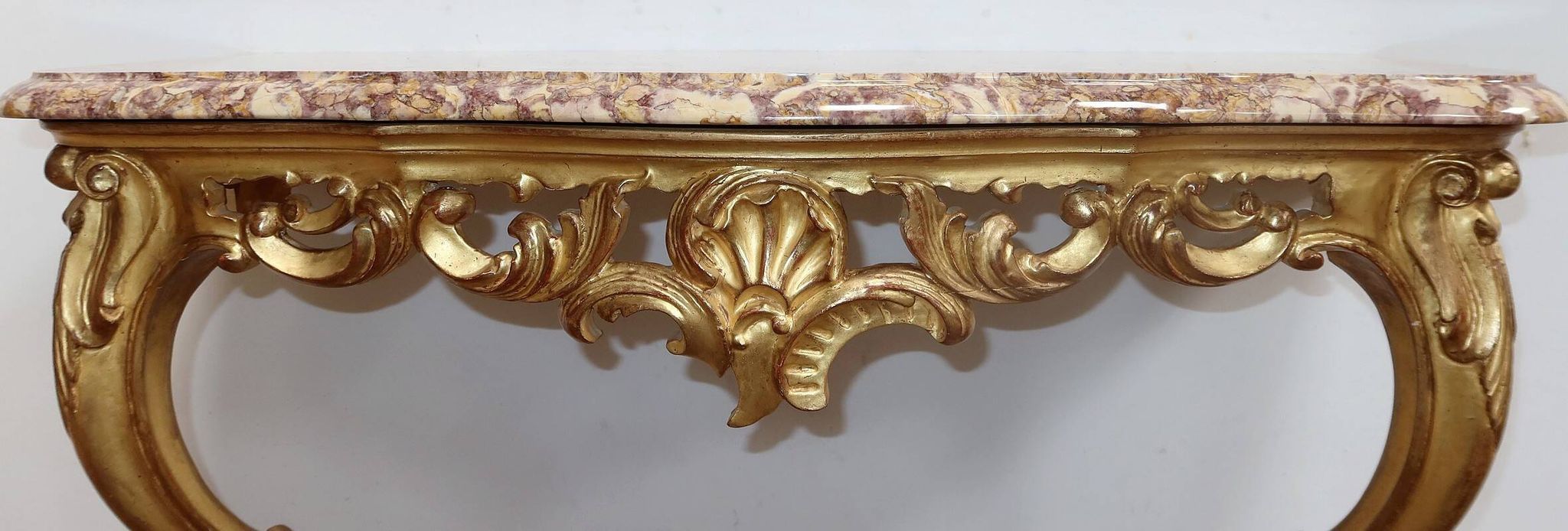 Console murale en bois doré style Louis XV, milieu XXème