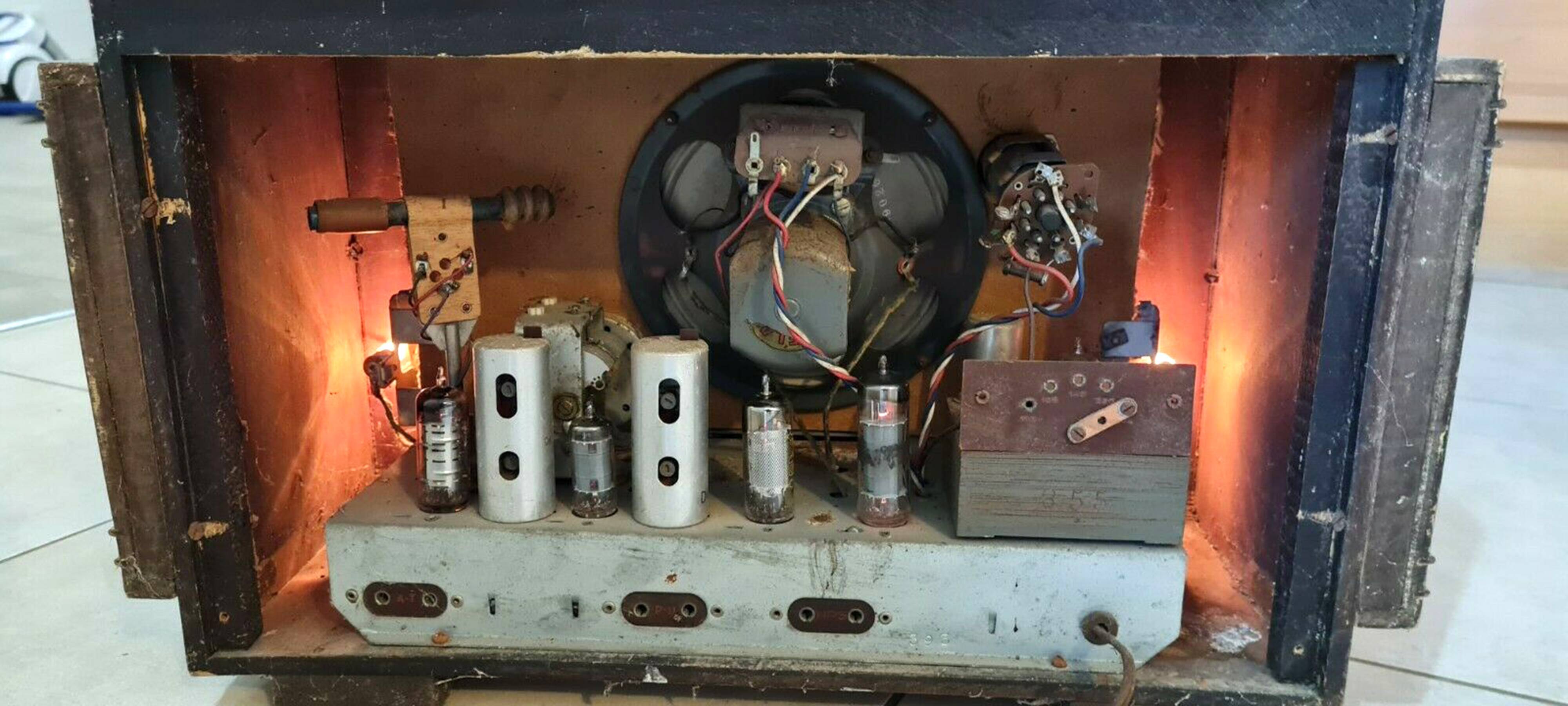 Reala Radio Prestige 56 vintage lamp station