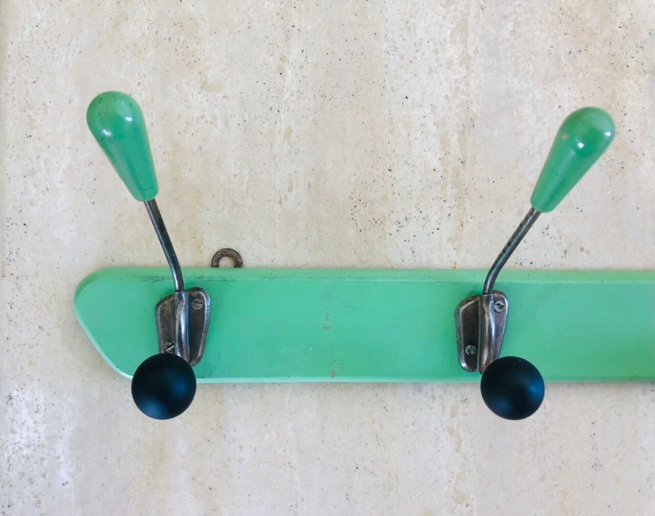 Vintage wall coat holder with 4 patères circa 50/60