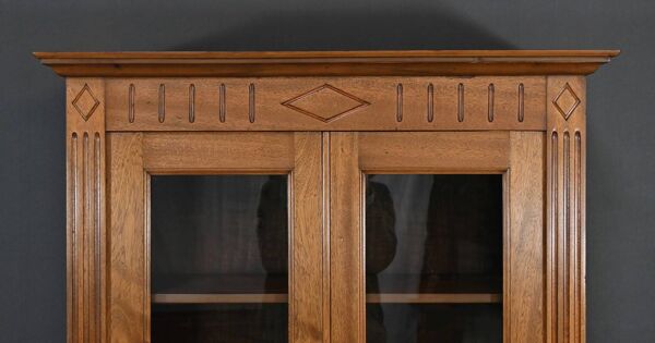 Petite Bibliothèque Vitrée en Acajou, style Louis XVI – 1930