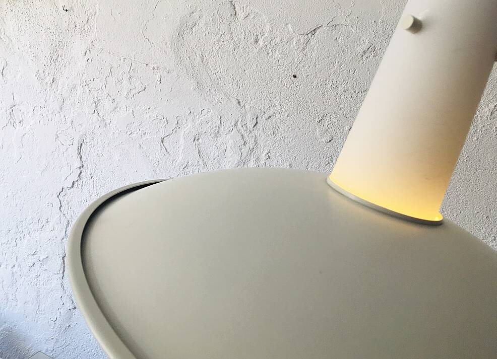 Suspension allemande opaline et métal, années 1960