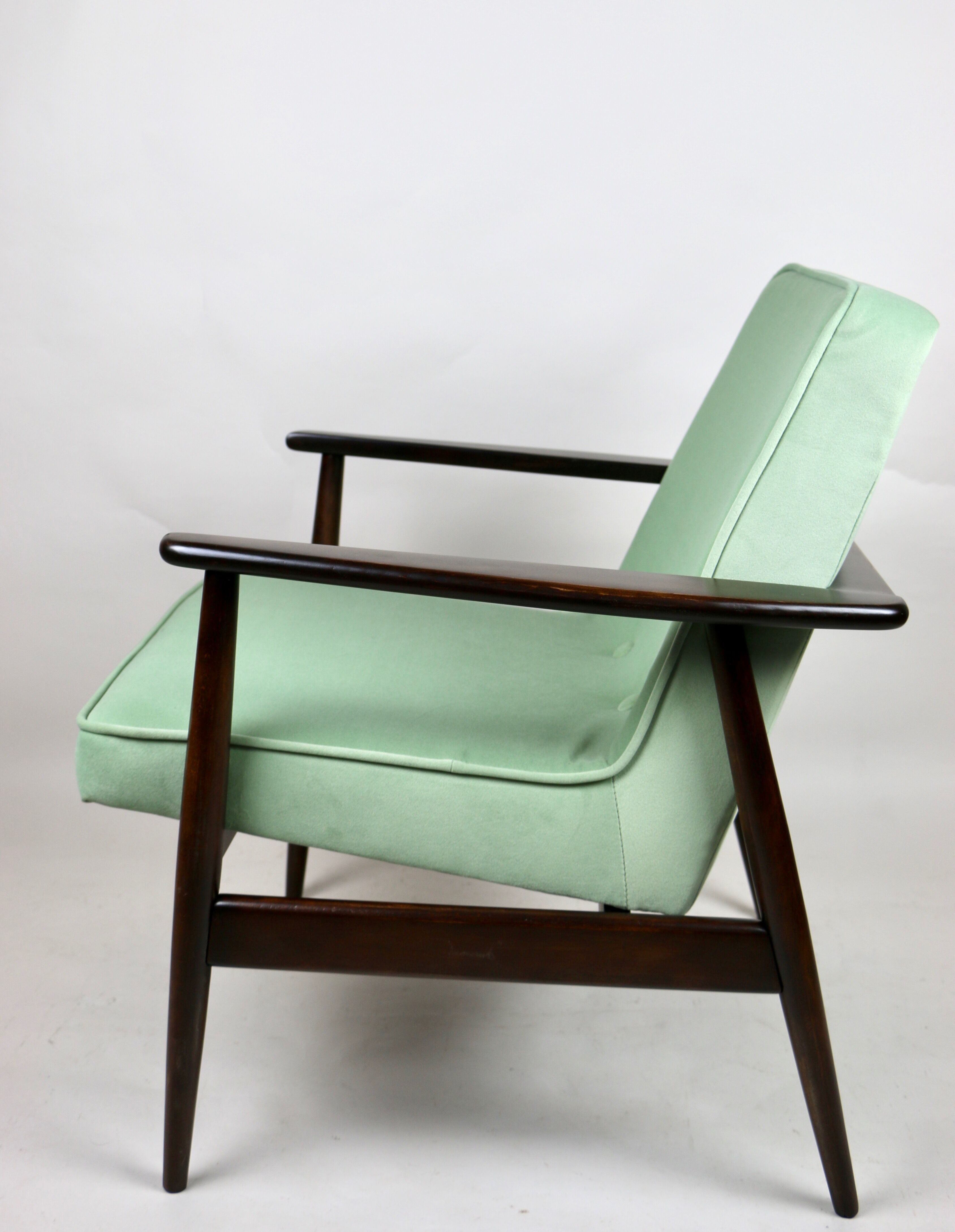 Chaise longue vintage vert clair GFM63 par J.Kedziorek, années 1970