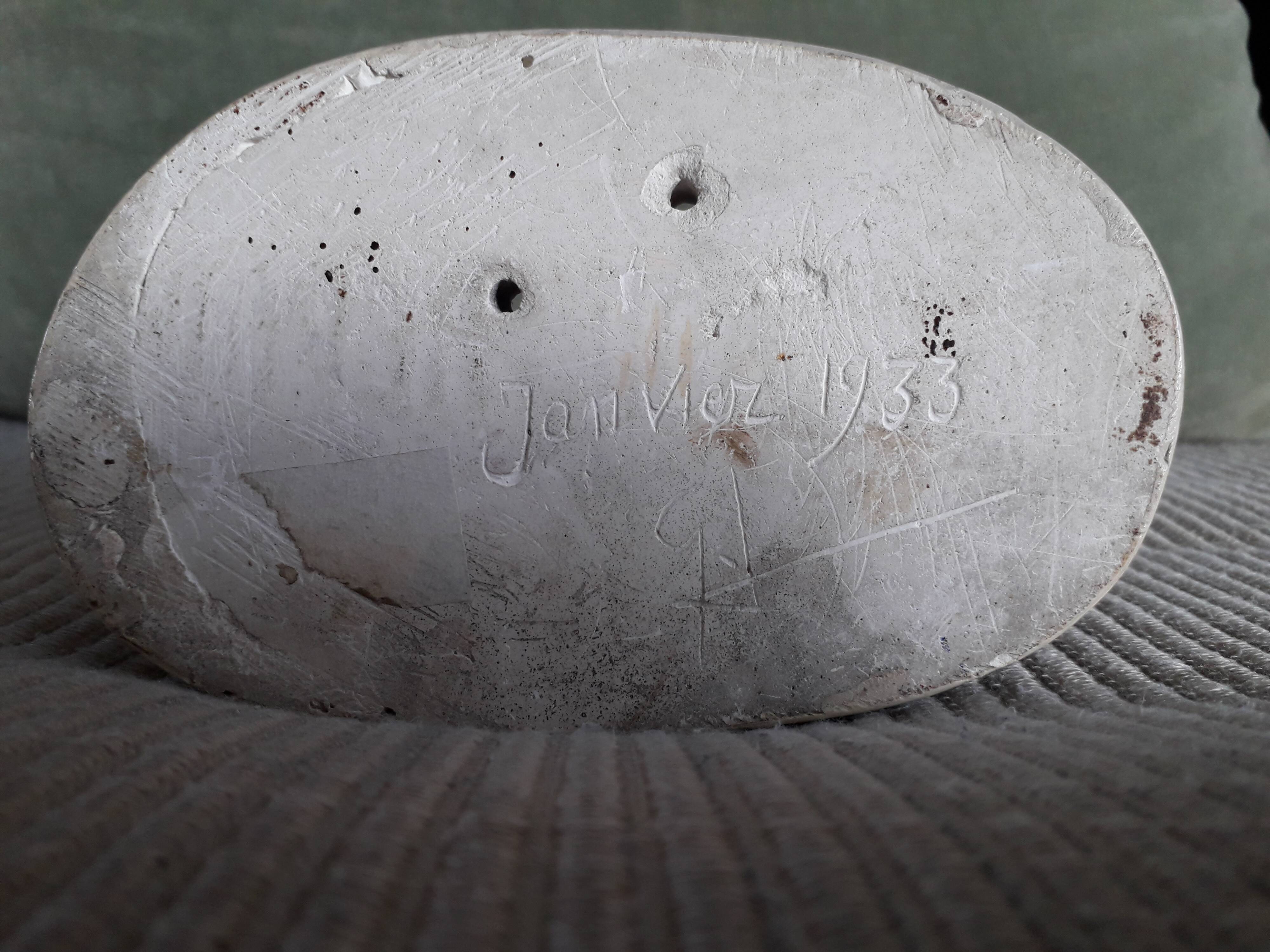 Vintage ceramic horse dating from 1933