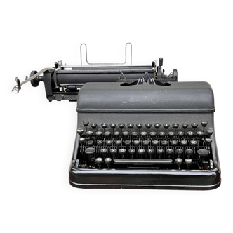Machine à écrire antique Rheinmetall modèle Gs, Allemagne 1953.