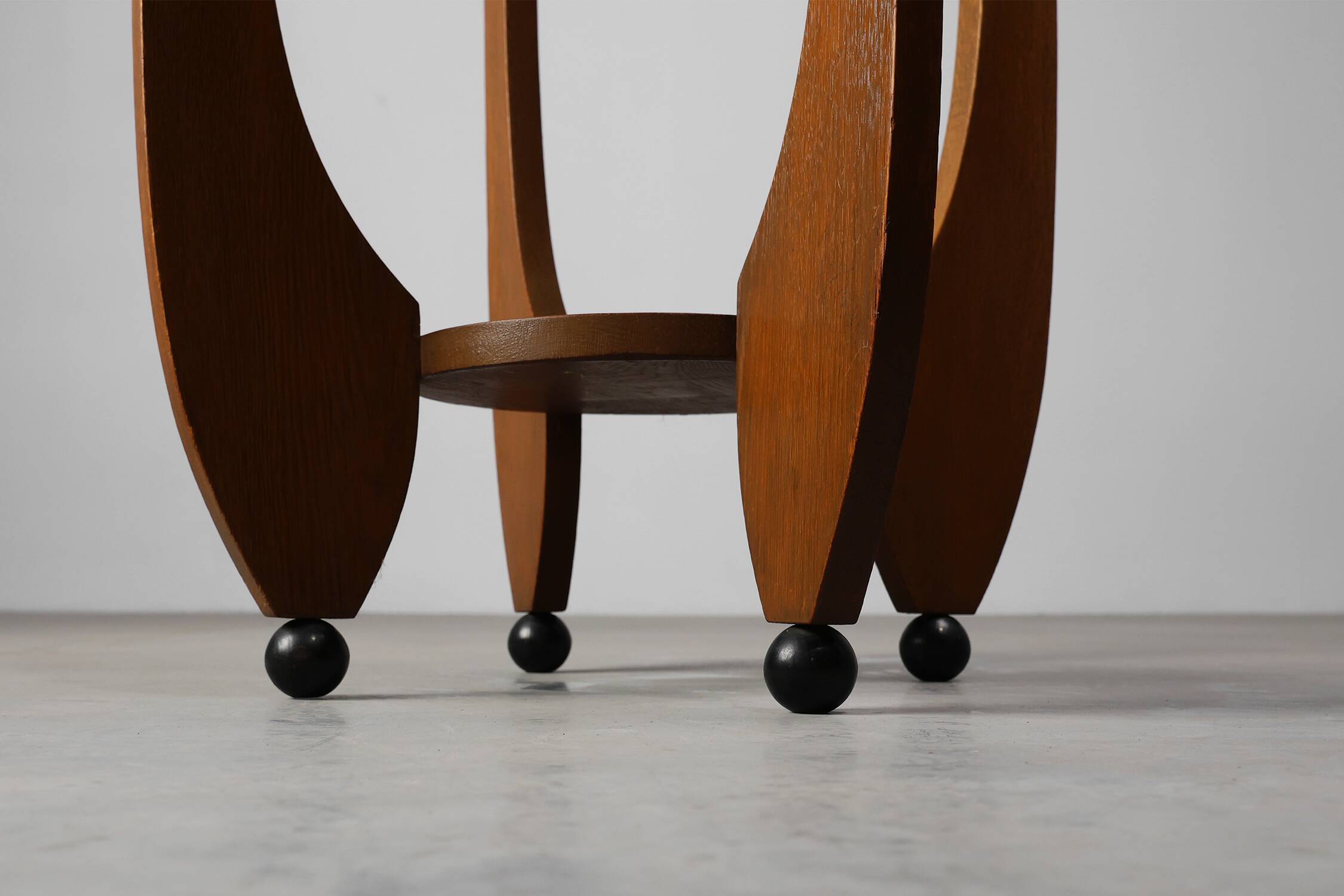 Amsterdamse School Oak round Side Table, The Netherlands, ca. 1920