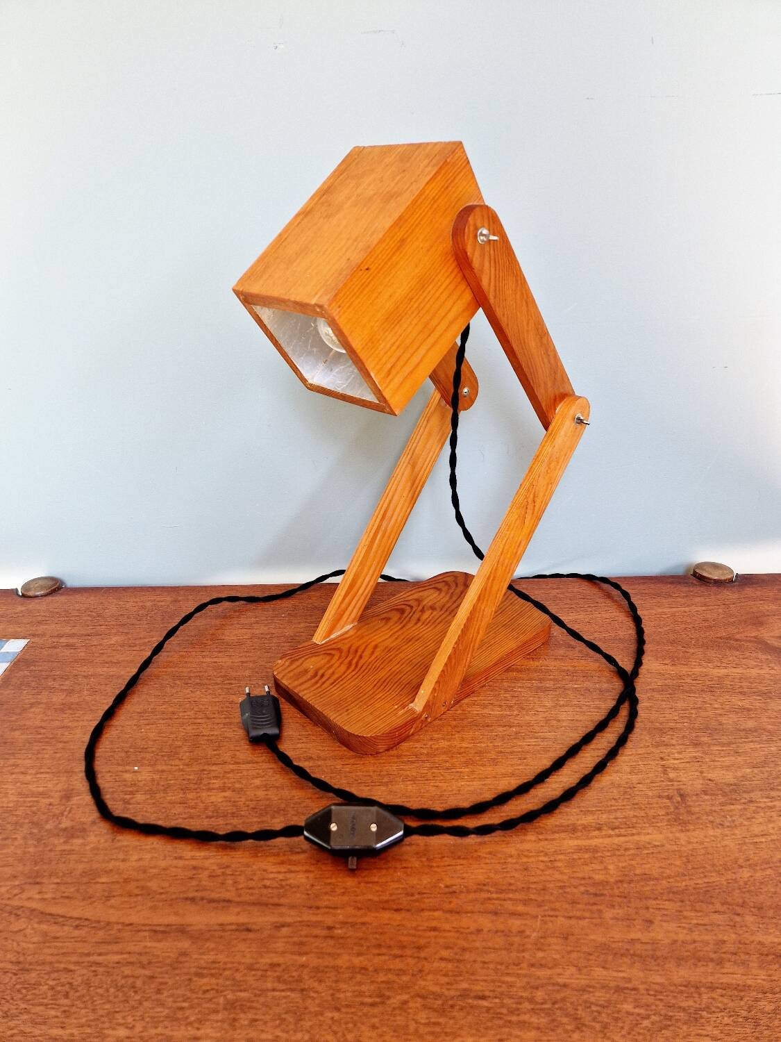 Articulated wooden desk lamp, 1960s-70s