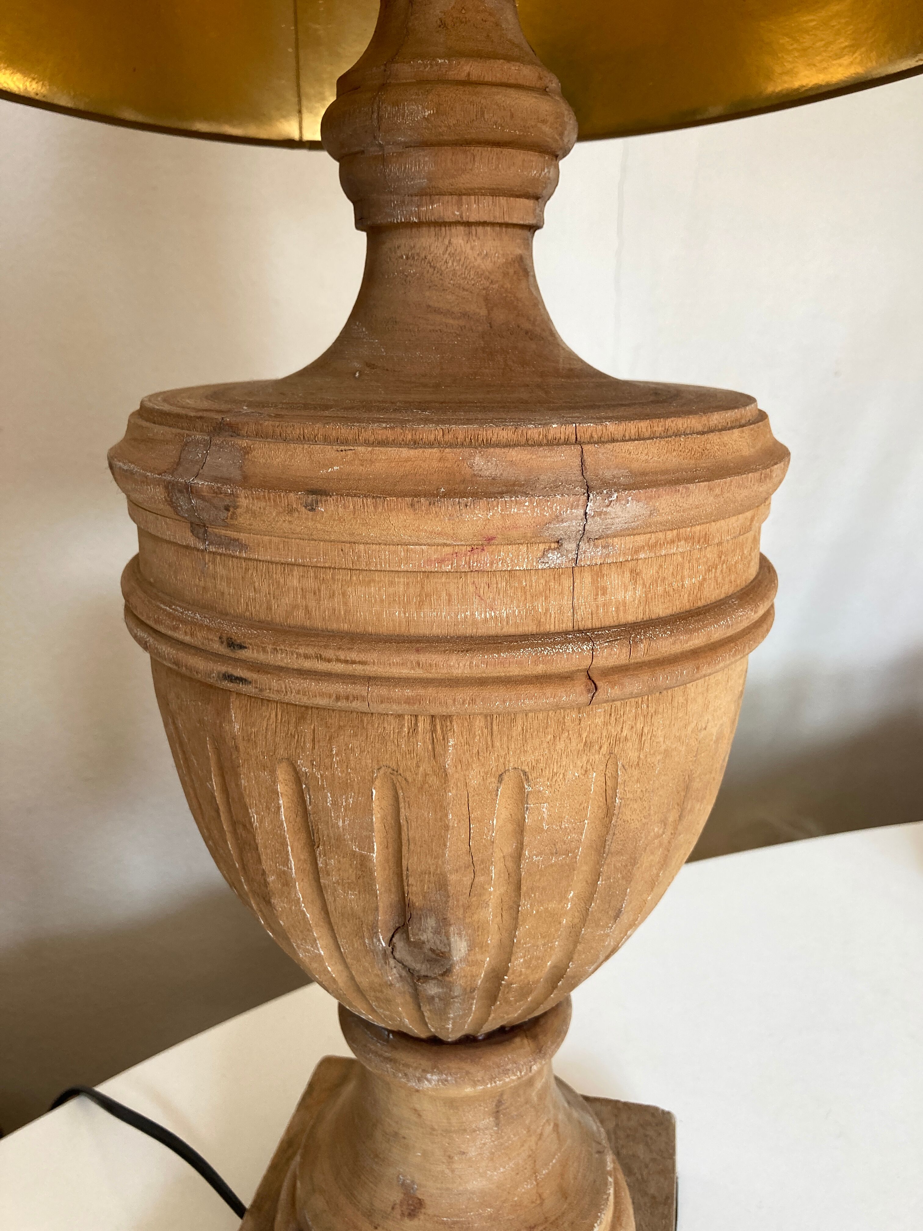 Classic neo-classic wooden baluster lamp in washed XL wood